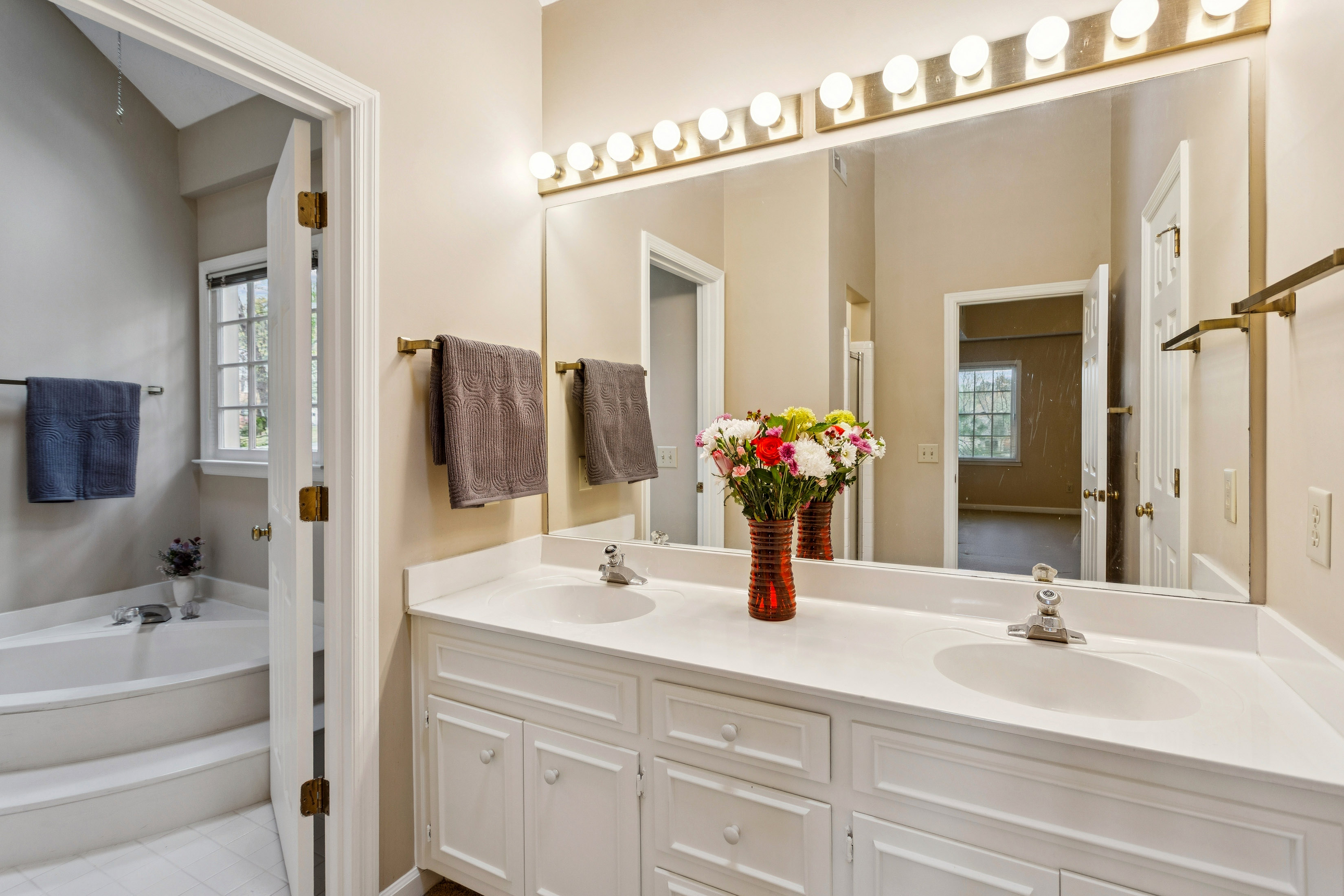  Beautiful Home on Corner Lot in Coveted Princeton Mill Subdivision - 物件實景