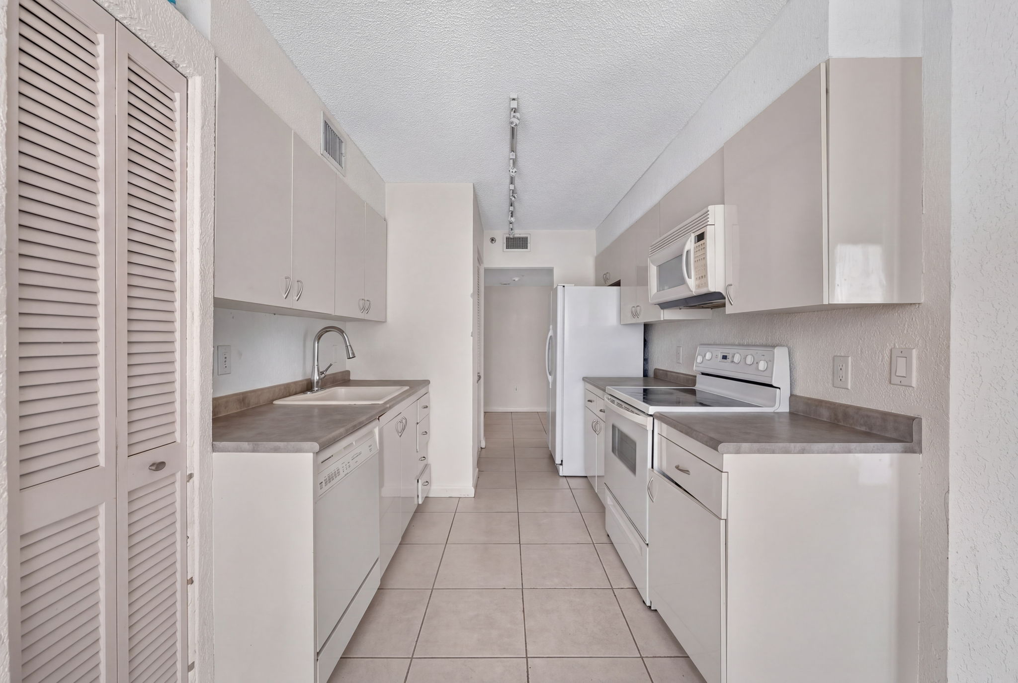  1201 S Ocean Dr, Hollywood, FL, 33019 - 物件實景