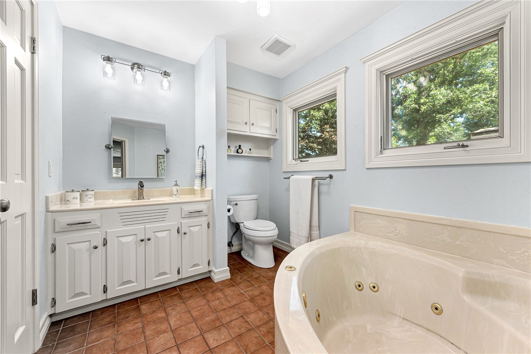 Rogers, Arkansas, 72756, United States, 4 Bedrooms Bedrooms, ,3 BathroomsBathrooms,Residential,For Sale,1901951