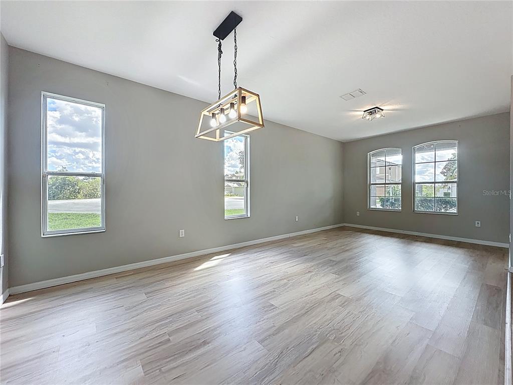 Davenport, Florida, 33896, United States, 5 Bedrooms Bedrooms, ,4 BathroomsBathrooms,Residential,For Sale,1839157