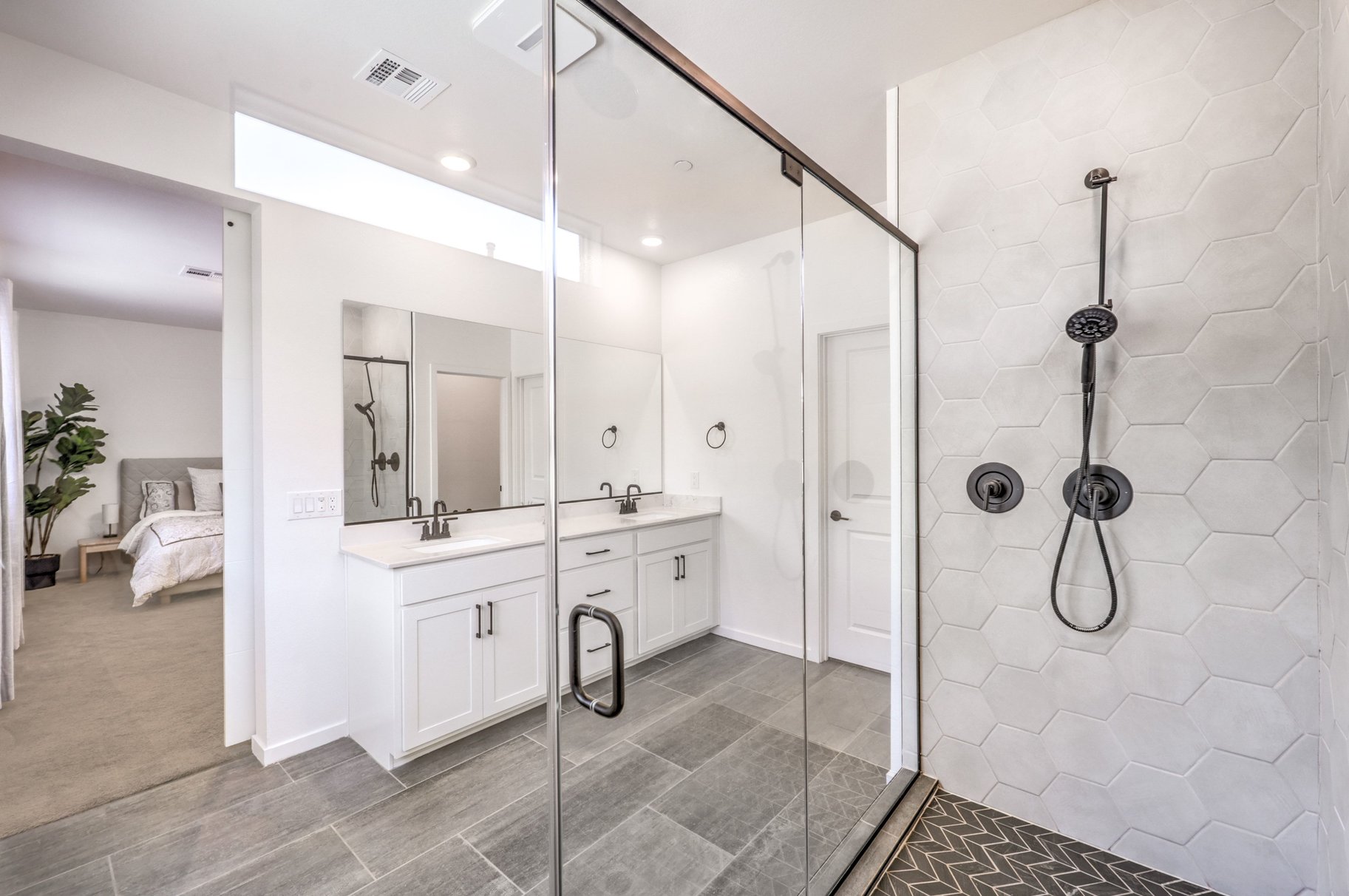  Beautifully Upgraded 2-Story Home in a Gated Community in Summerlin West - 物件實景