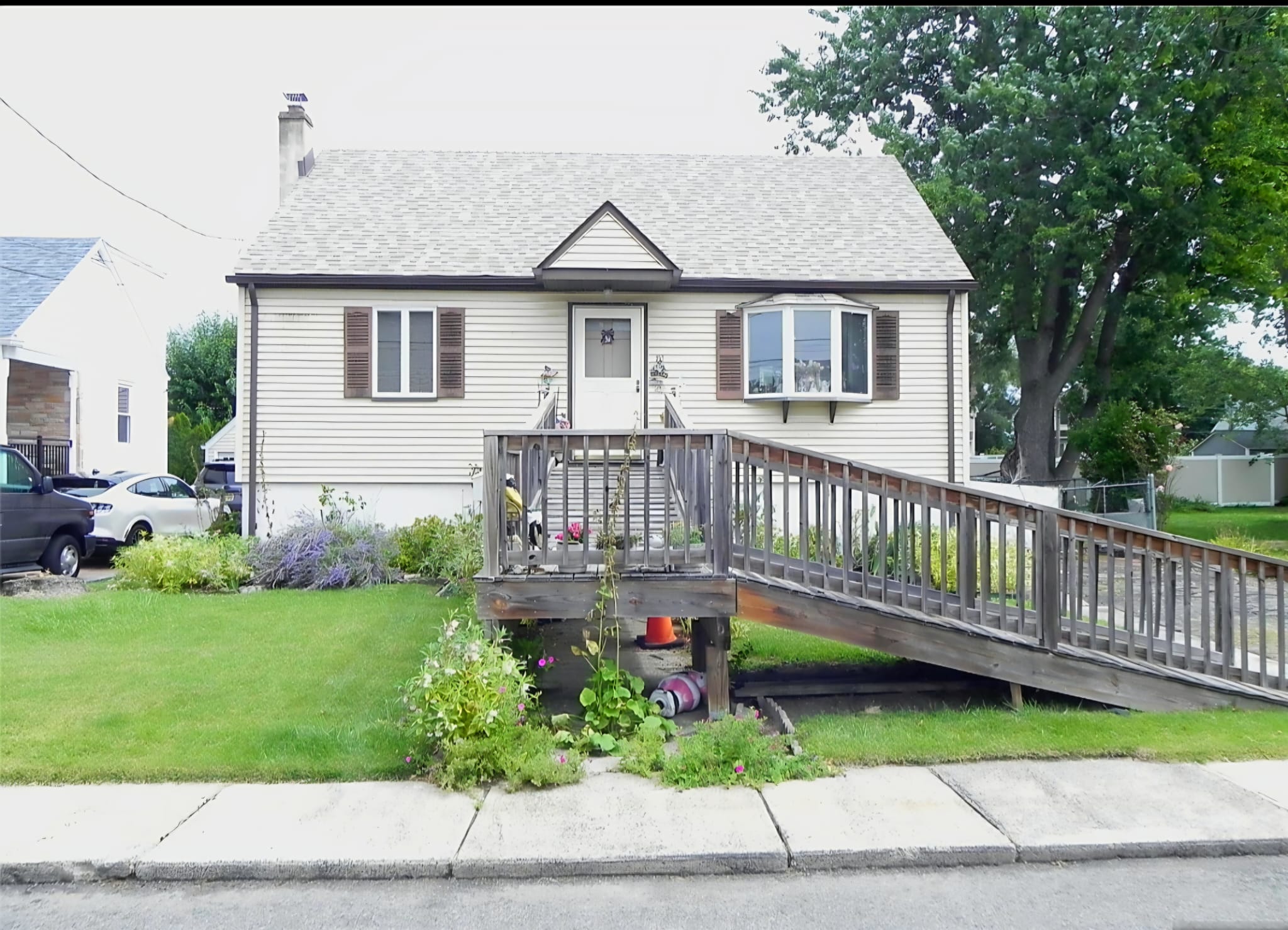 Little Ferry, New Jersey, 07643, United States, 4 Bedrooms Bedrooms, ,2 BathroomsBathrooms,Residential,For Sale,1975416