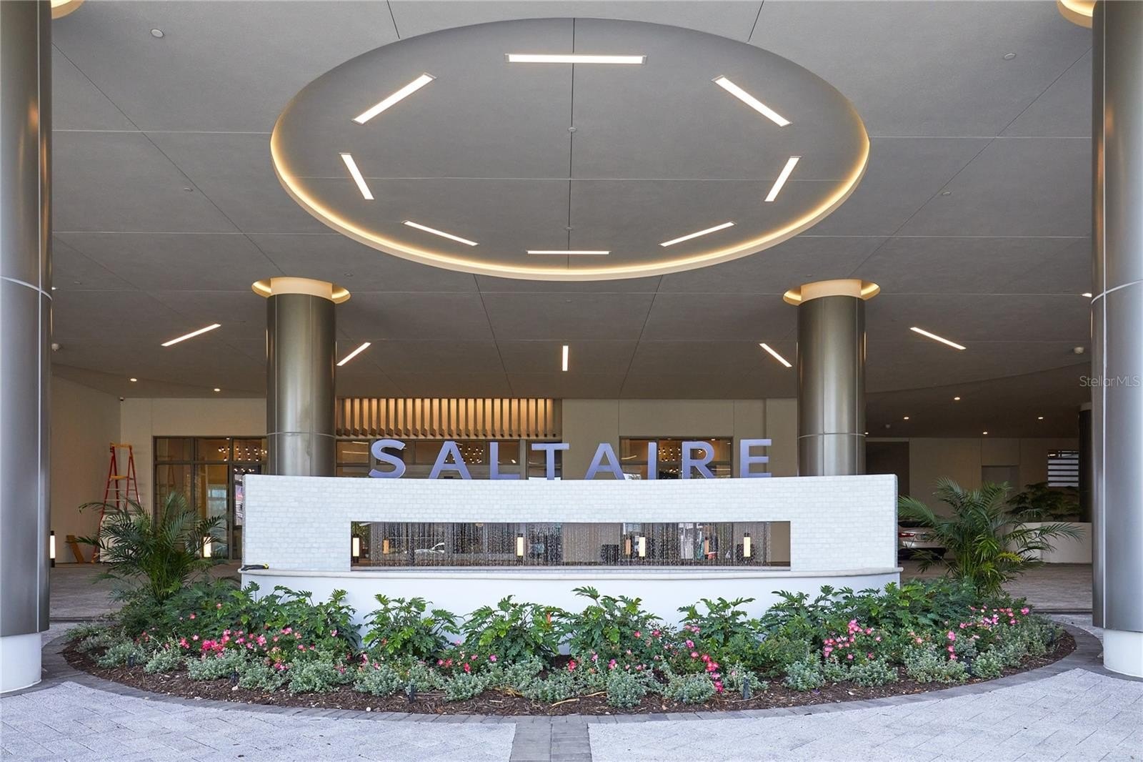 ST PETERSBURG, Florida, 33701, United States, 2 Bedrooms Bedrooms, ,3 BathroomsBathrooms,Residential,For Sale,1981835