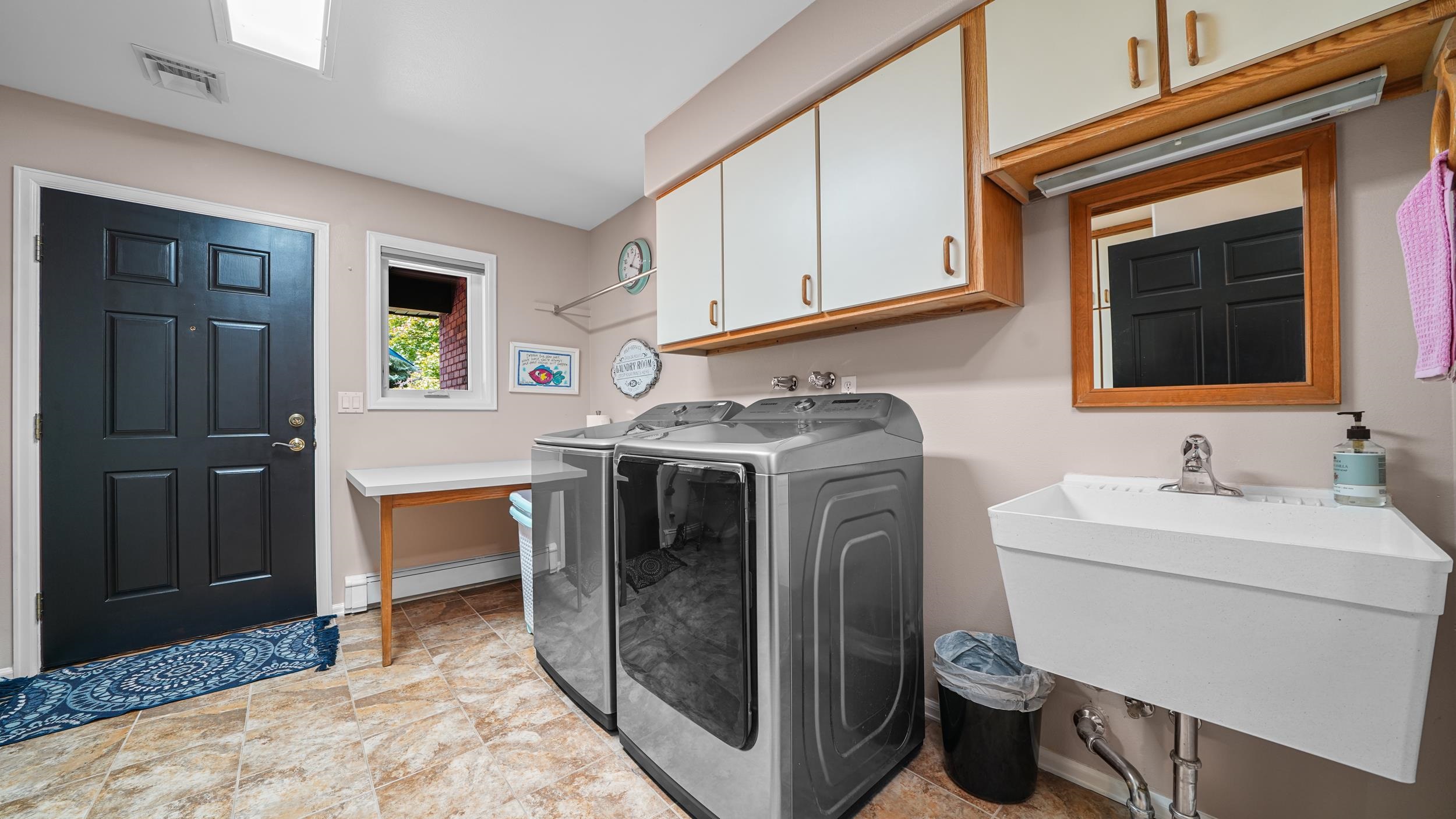 Grand Junction, Colorado, 81507, United States, 4 Bedrooms Bedrooms, ,4 BathroomsBathrooms,Residential,For Sale,1947056