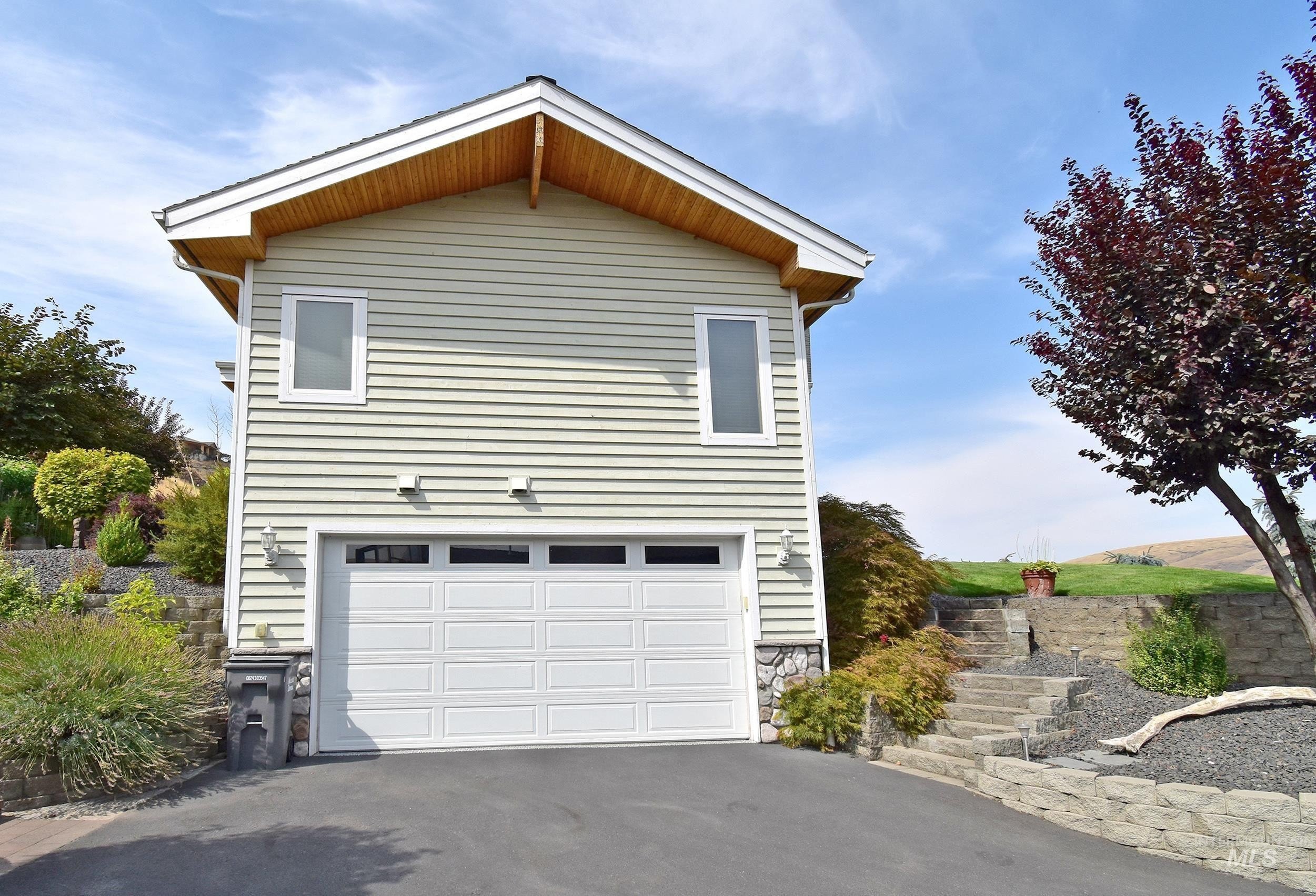 Asotin, Washington, 99402, United States, 3 Bedrooms Bedrooms, ,3 BathroomsBathrooms,Residential,For Sale,1942718