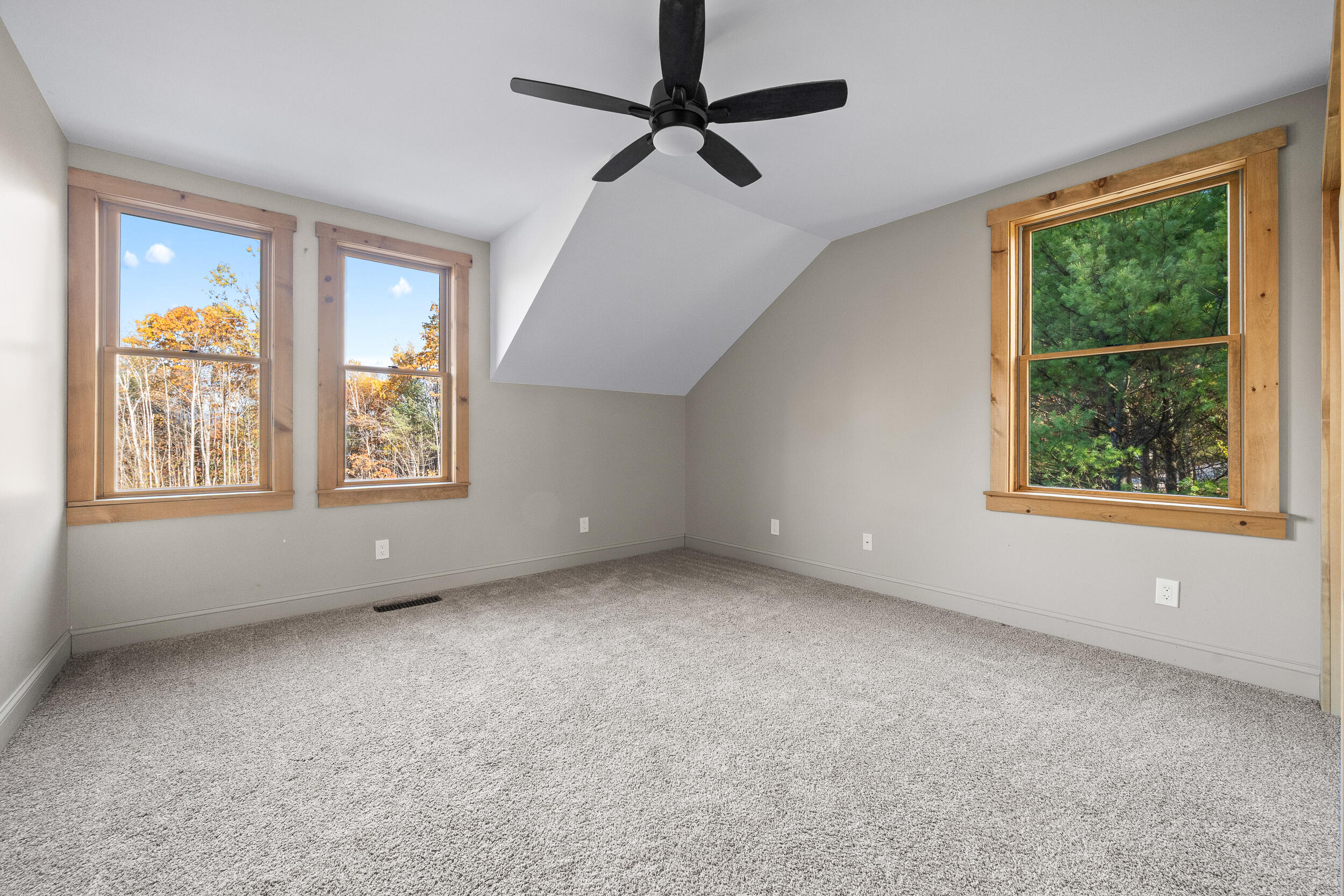 Fryeburg, Maine, 04037, United States, 2 Bedrooms Bedrooms, ,2 BathroomsBathrooms,Residential,For Sale,1988227