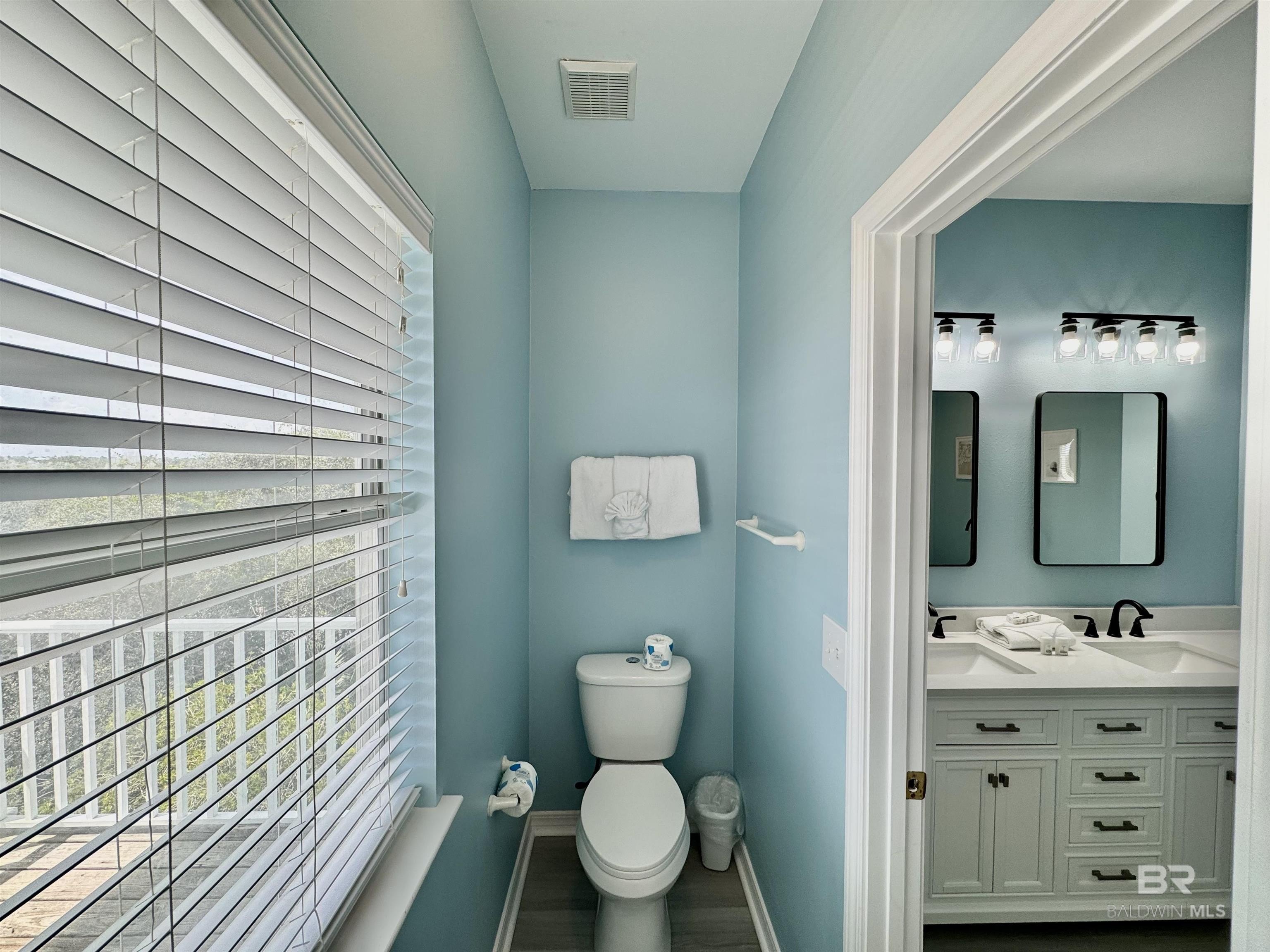 Gulf Shores, Alabama, 36542, United States, 4 Bedrooms Bedrooms, ,3 BathroomsBathrooms,Residential,For Sale,1887165
