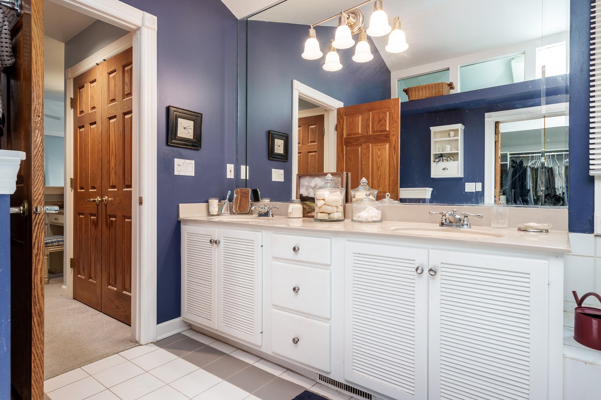 Rockford, Illinois, 61107, United States, 4 Bedrooms Bedrooms, ,5 BathroomsBathrooms,Residential,For Sale,1928082