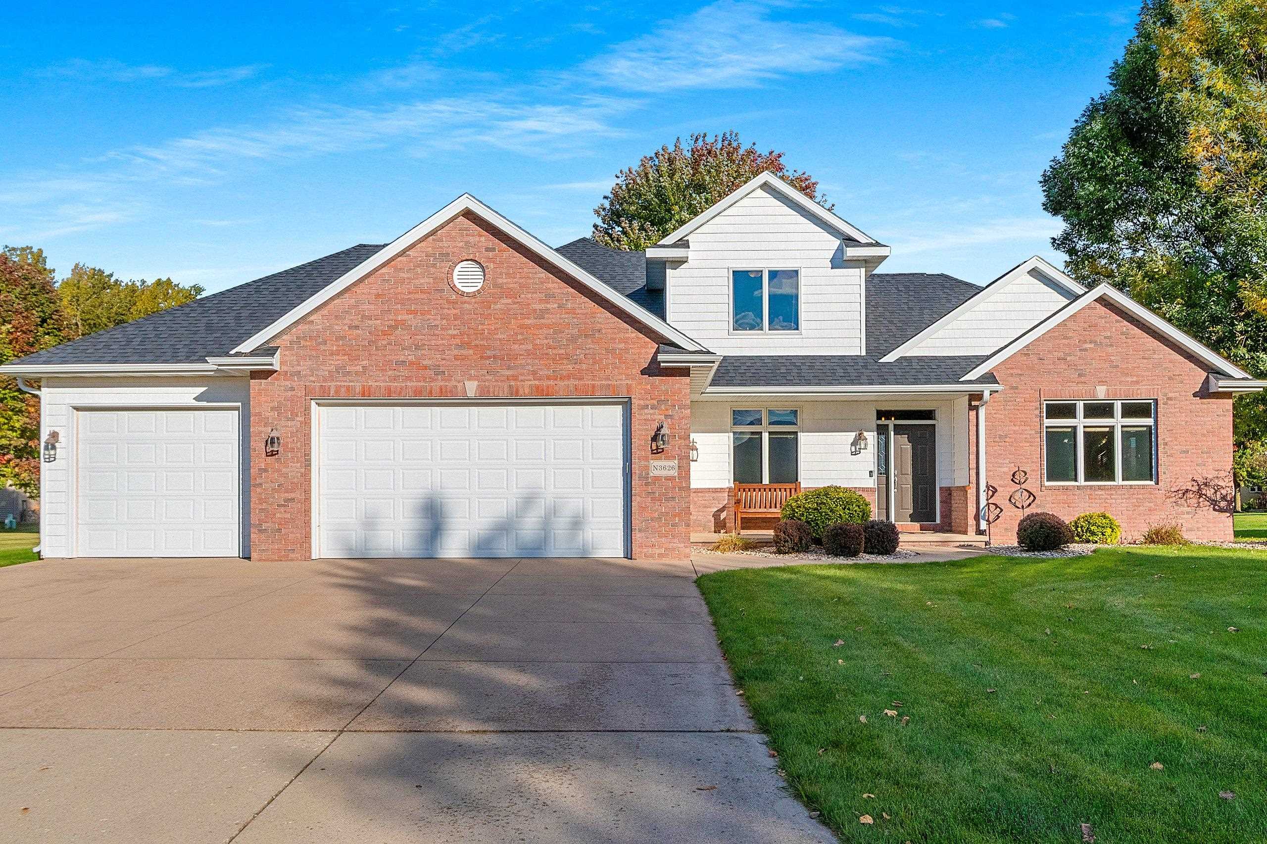 APPLETON, Wisconsin, 54913, United States, 4 Bedrooms Bedrooms, ,3 BathroomsBathrooms,Residential,For Sale,1960996