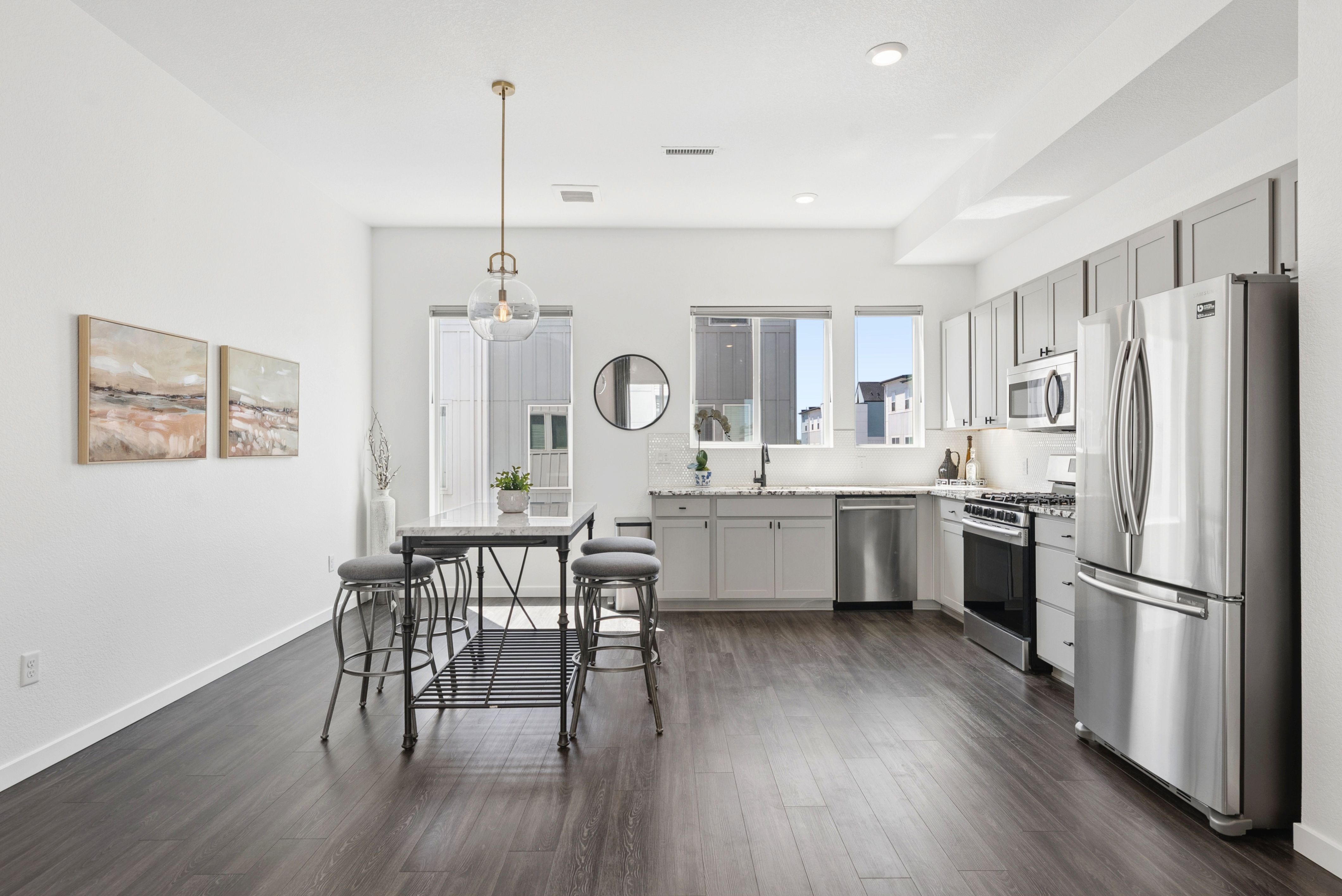  Beautiful Townhome In The Highly Desirable Midtown At Clear Creek Neighborhood - 物件實景