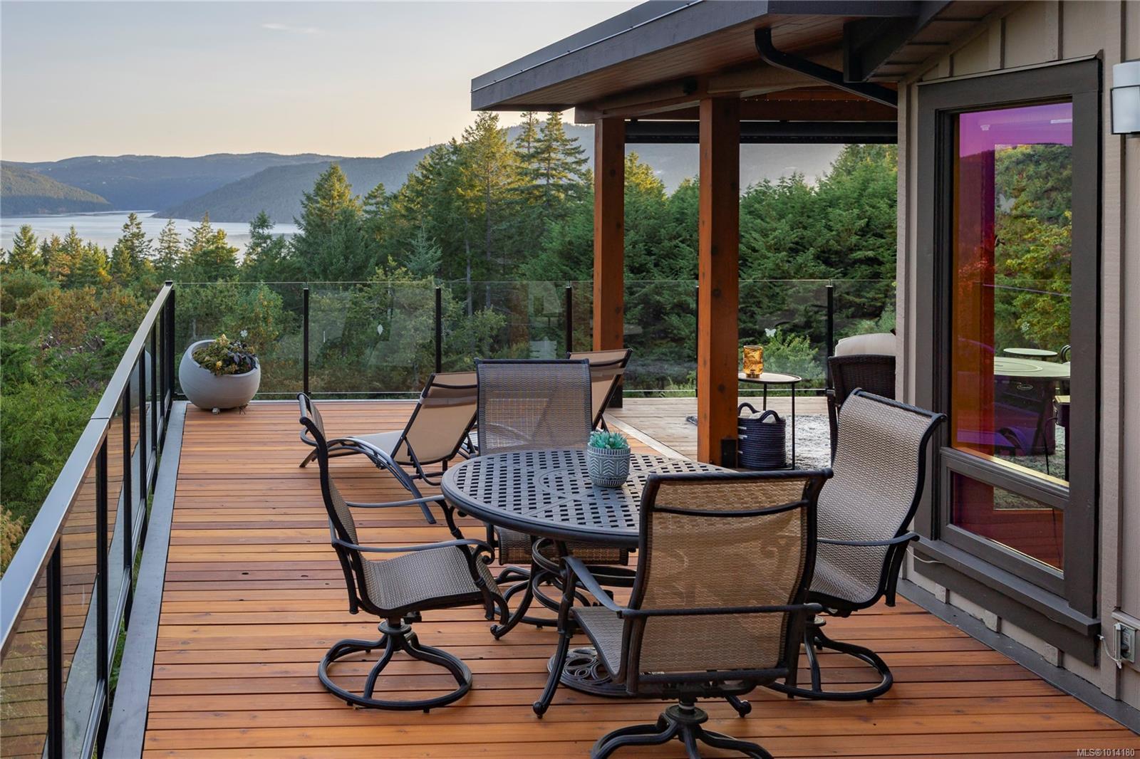 CENTRAL SAANICH, British Columbia, V8M 1S2, CA, 3 Bedrooms Bedrooms, ,Residential,For Sale,1950978
