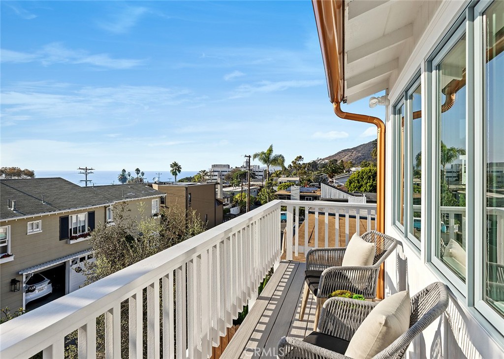 Laguna Beach, California, 92651, United States, 3 Bedrooms Bedrooms, ,2 BathroomsBathrooms,Residential,For Sale,1985330