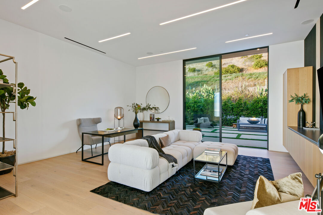 29623 Cuthbert Rd, Malibu, California, 90265, United States, 5 Bedrooms Bedrooms, ,8 BathroomsBathrooms,Residential,For Sale,29623 Cuthbert Rd,1682561