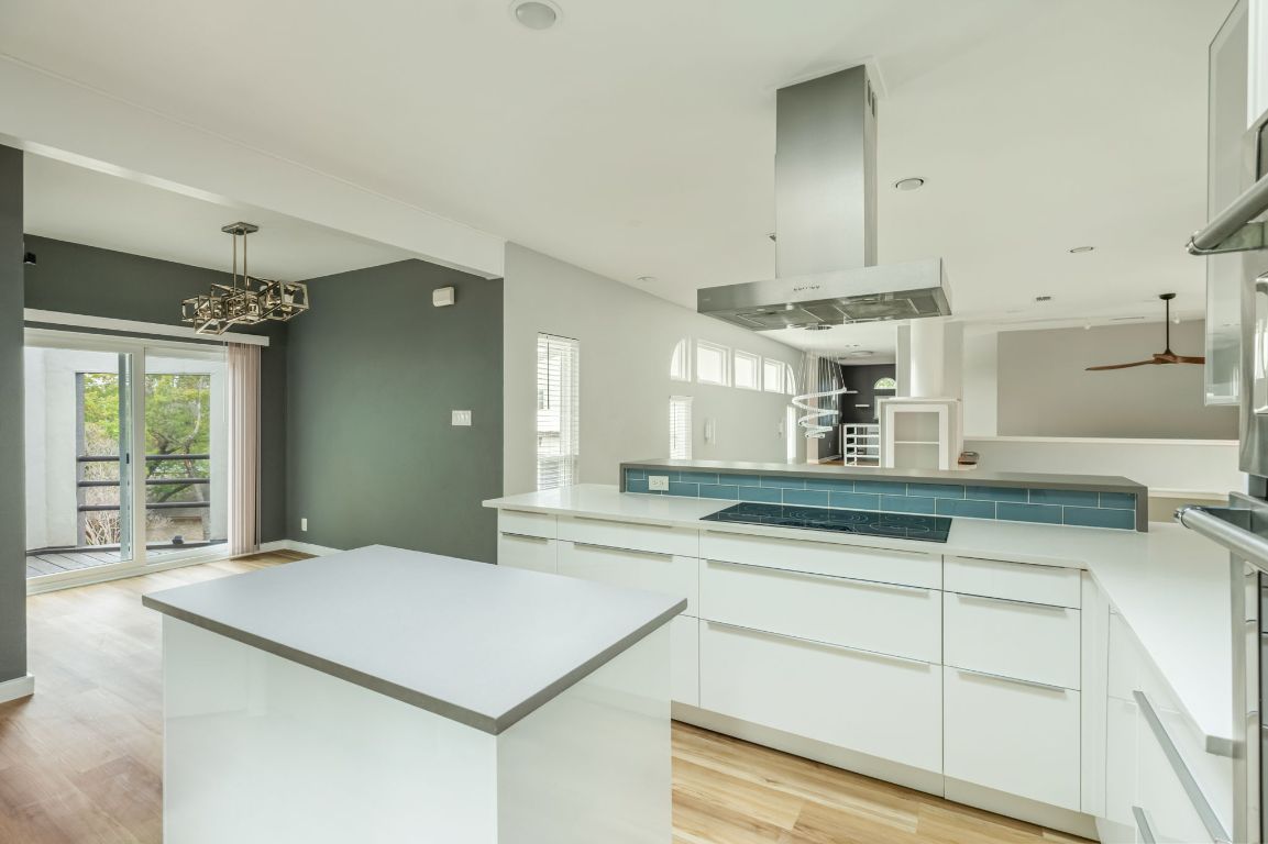 Lakeway, Texas, 78734, United States, 3 Bedrooms Bedrooms, ,3 BathroomsBathrooms,Residential,For Sale,2001853