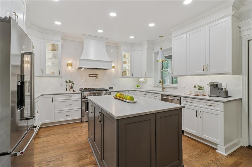 Alpharetta, Georgia, 30009, United States, 5 Bedrooms Bedrooms, ,4 BathroomsBathrooms,Residential,For Sale,1976407