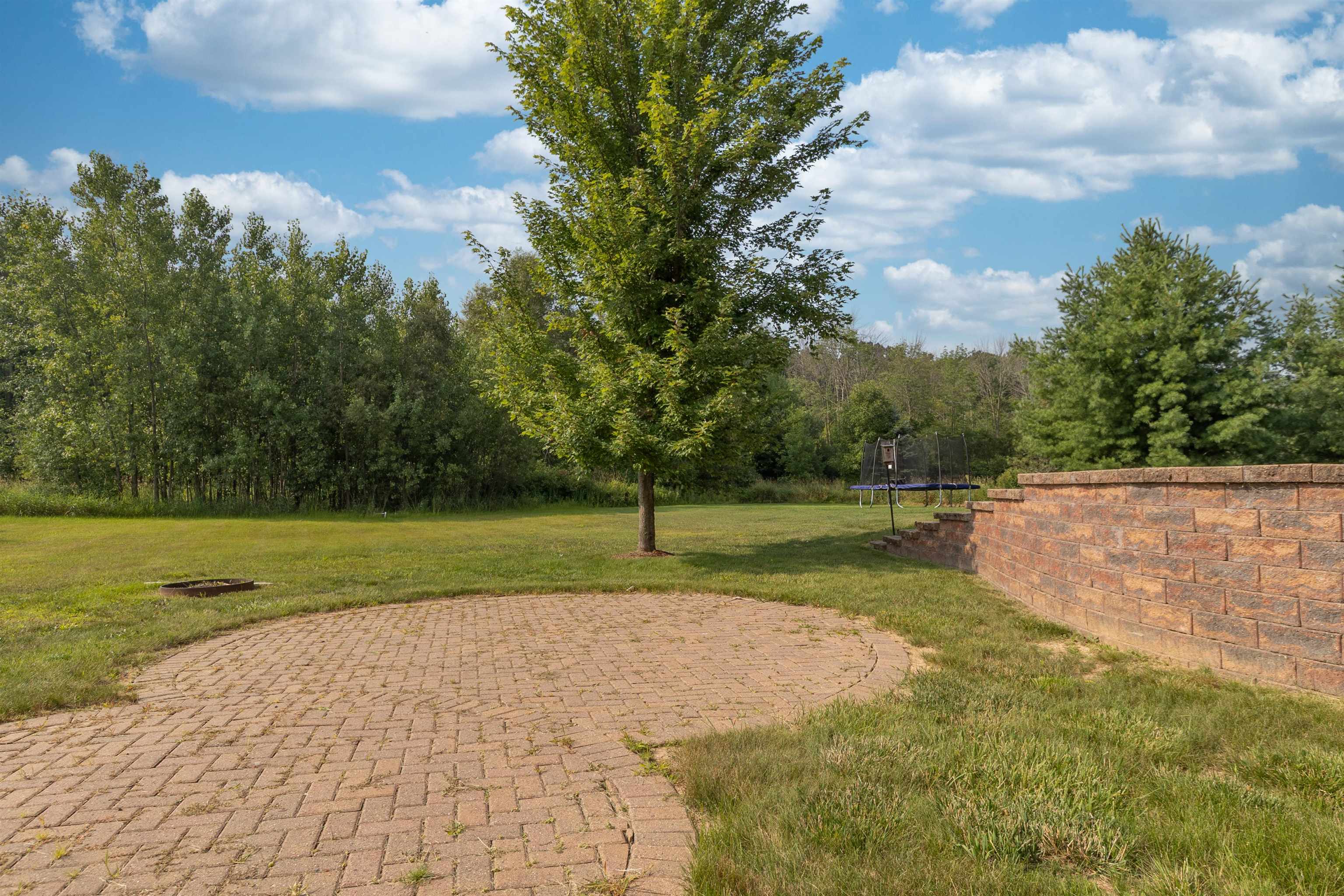 SEYMOUR, Wisconsin, 54115, United States, 4 Bedrooms Bedrooms, ,4 BathroomsBathrooms,Residential,For Sale,1926224