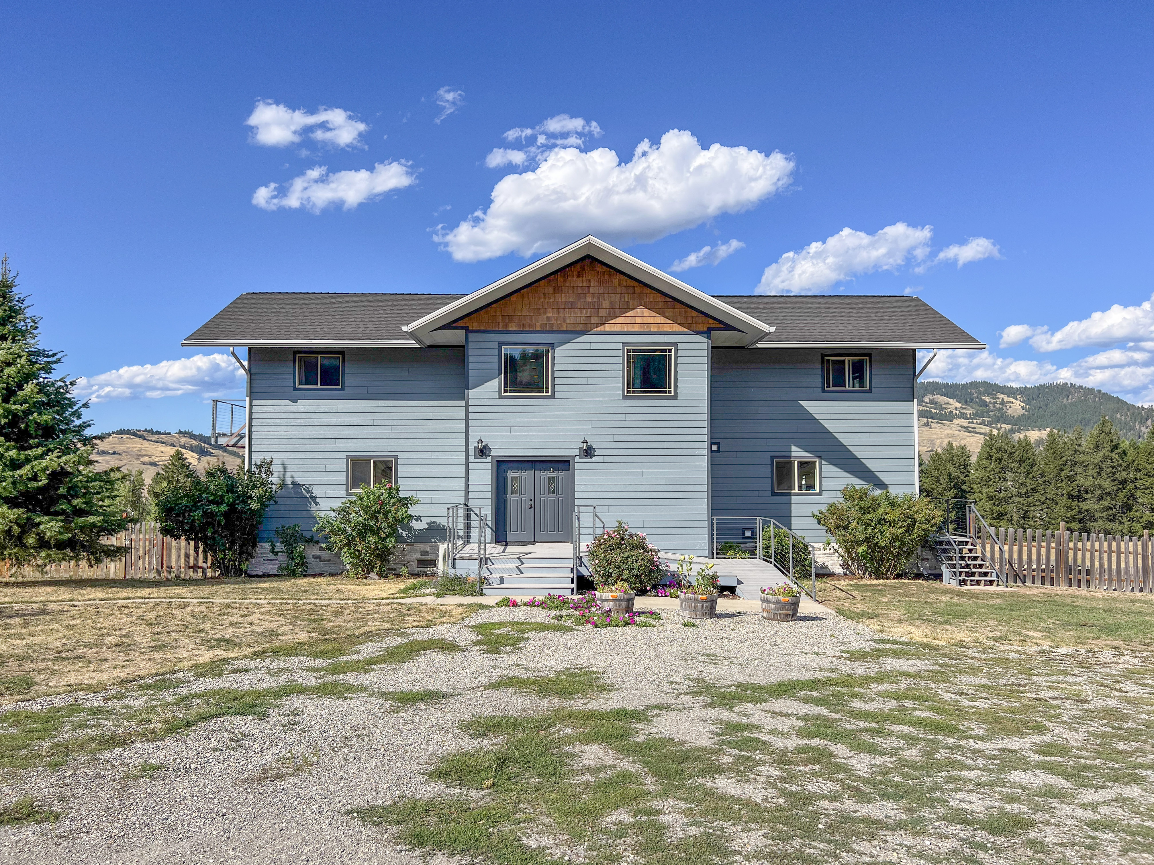 Kettle Falls, Washington, 99141, United States, 4 Bedrooms Bedrooms, ,4 BathroomsBathrooms,Residential,For Sale,1984366