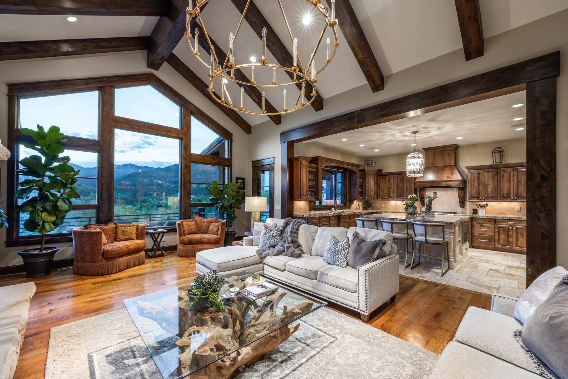  Luxury Custom Home in the Coveted Woods of Parleys Lane - 物件實景