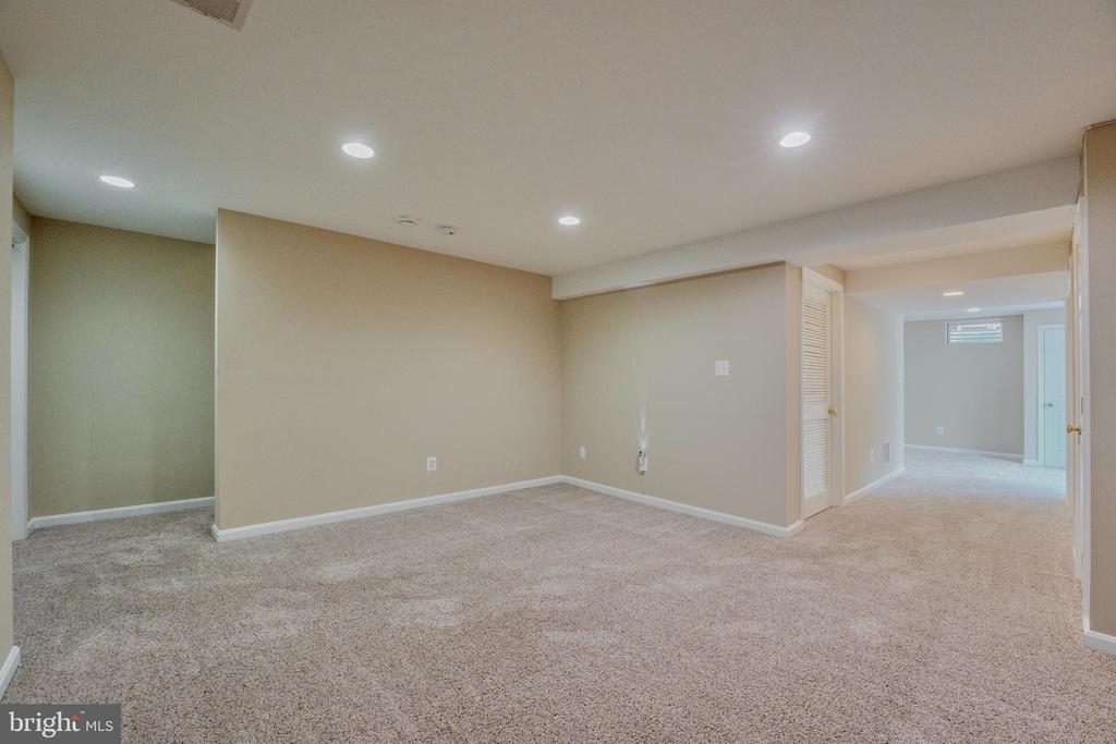 Reston, Virginia, 20194, United States, 4 Bedrooms Bedrooms, ,4 BathroomsBathrooms,Residential,For Sale,2047998