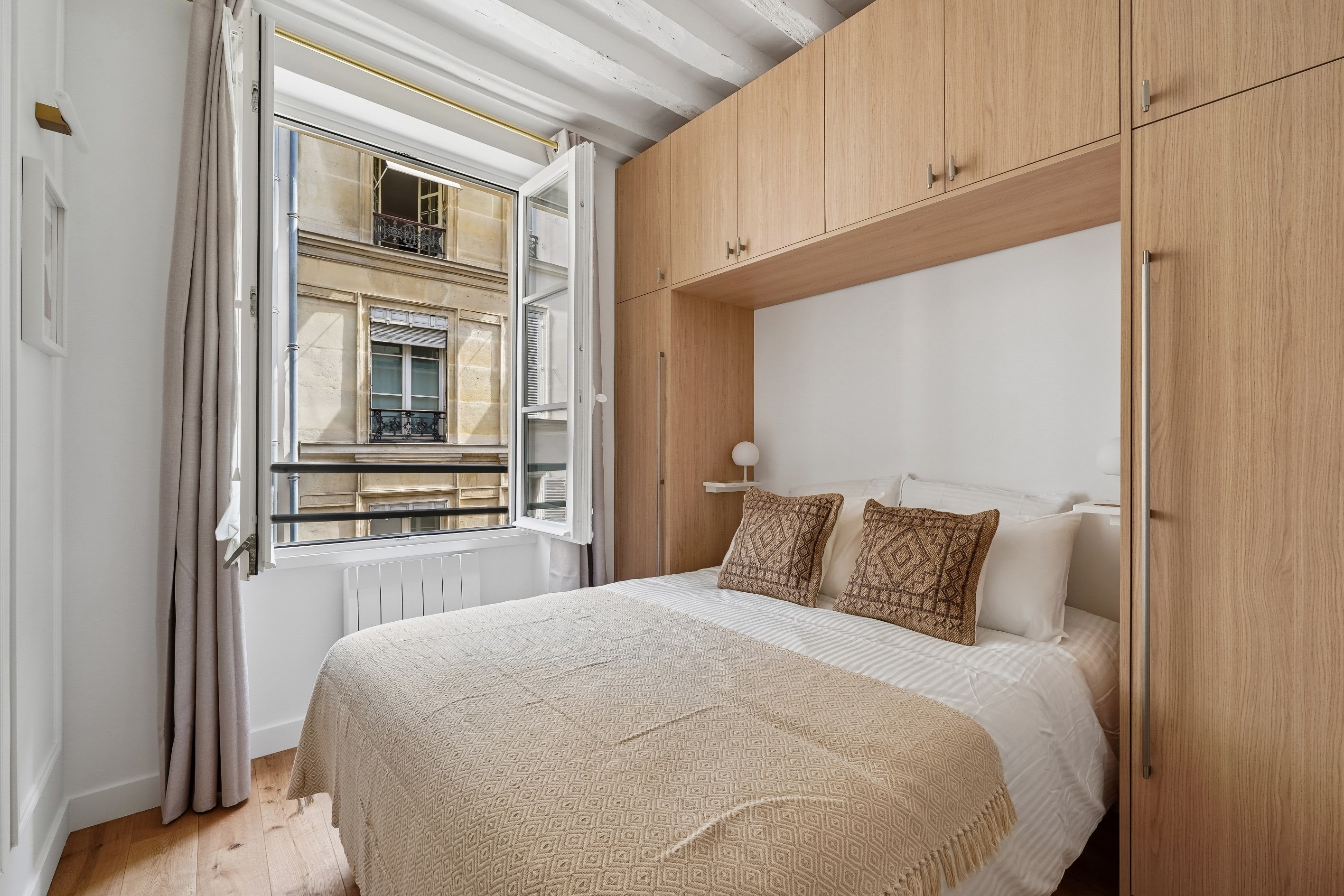  Bac - Verneuil : Superb renovated 2 bedrooms apartment - with AC - 物件實景