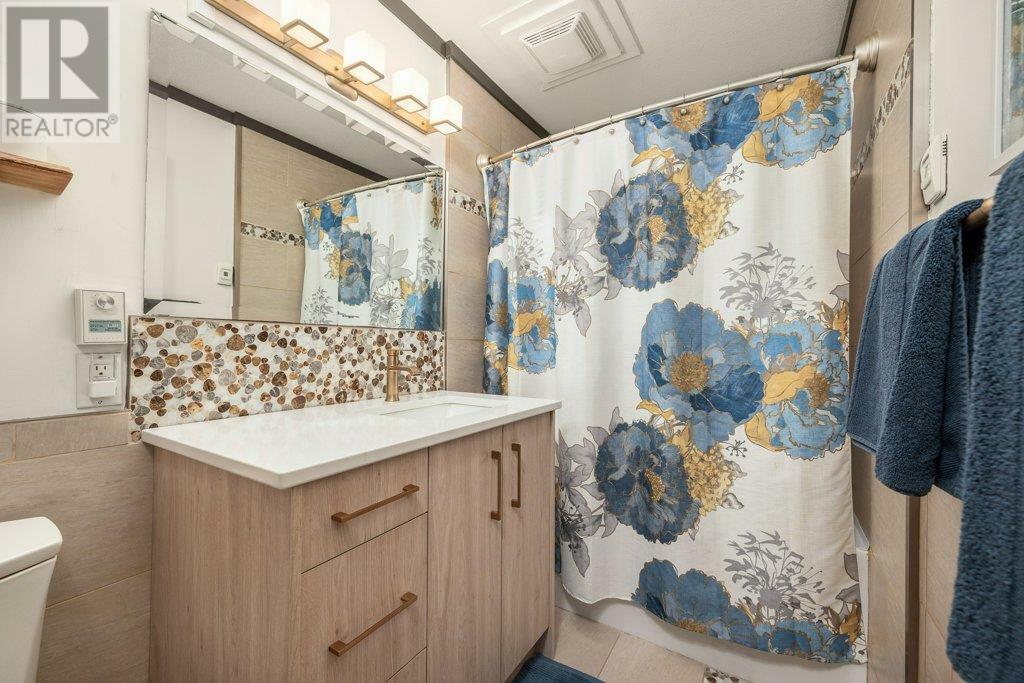 VERNON, British Columbia, V1H 1J9, CA, 6 Bedrooms Bedrooms, ,3 BathroomsBathrooms,Residential,For Sale,1858215