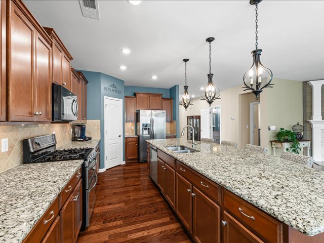 Fort Mill, South Carolina, 29715, United States, 3 Bedrooms Bedrooms, ,3 BathroomsBathrooms,Residential,For Sale,1981901