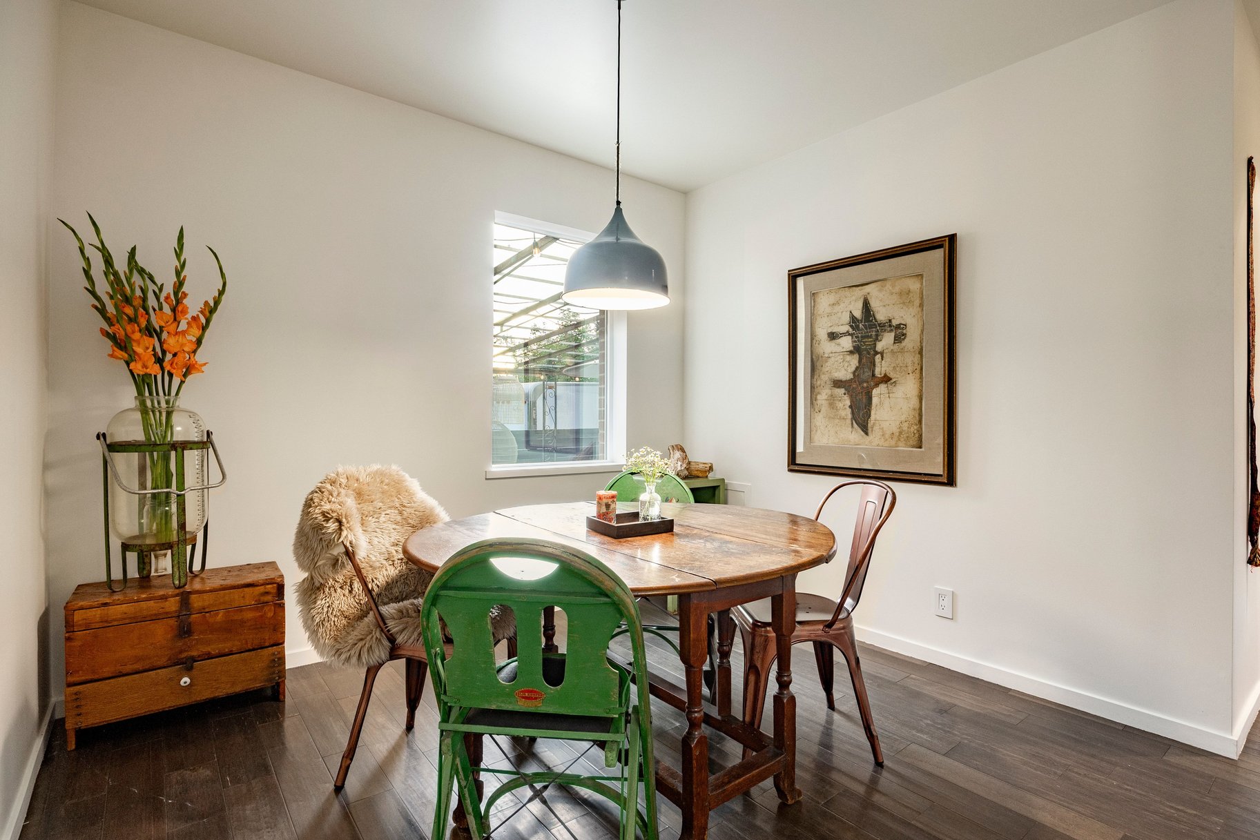  Spacious Millcreek Bungalow with Expansive Backyard & 2-Car Garage - 物件實景