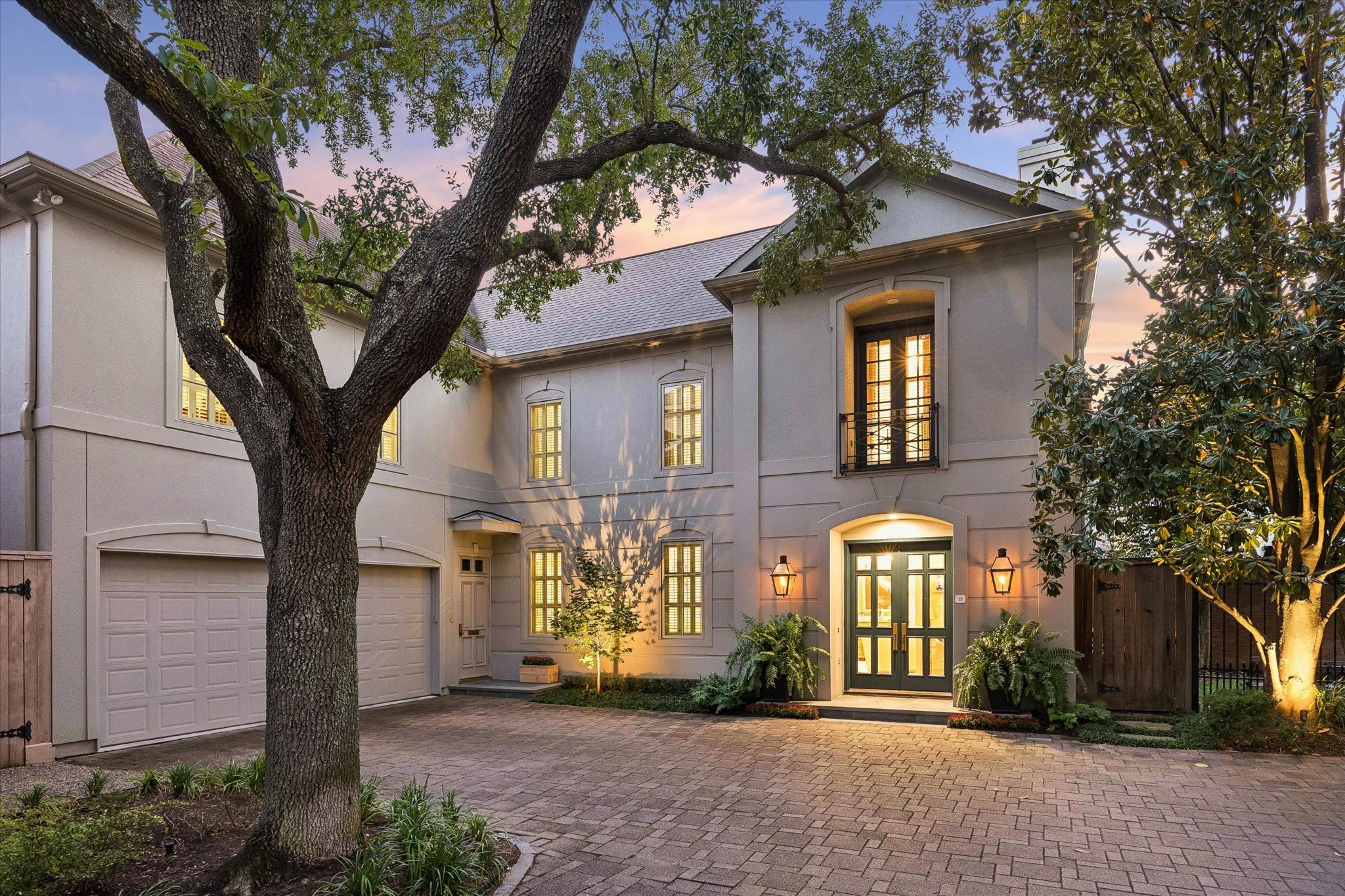  19 E Briar Hollow Lane - 物件實景