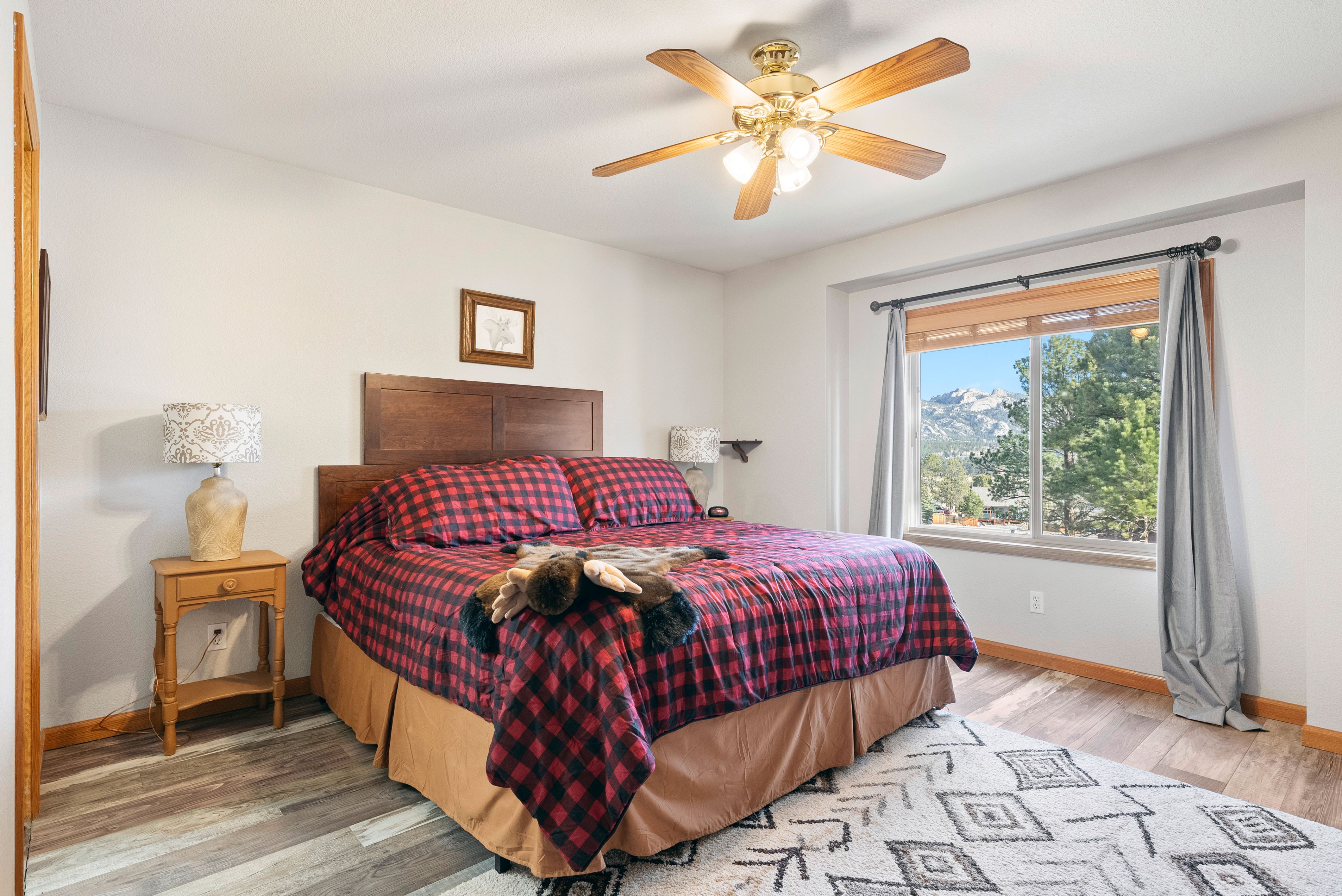  Beautifully Remodeled Home Tucked Away on Quiet Cul-De-Sac - 物件實景