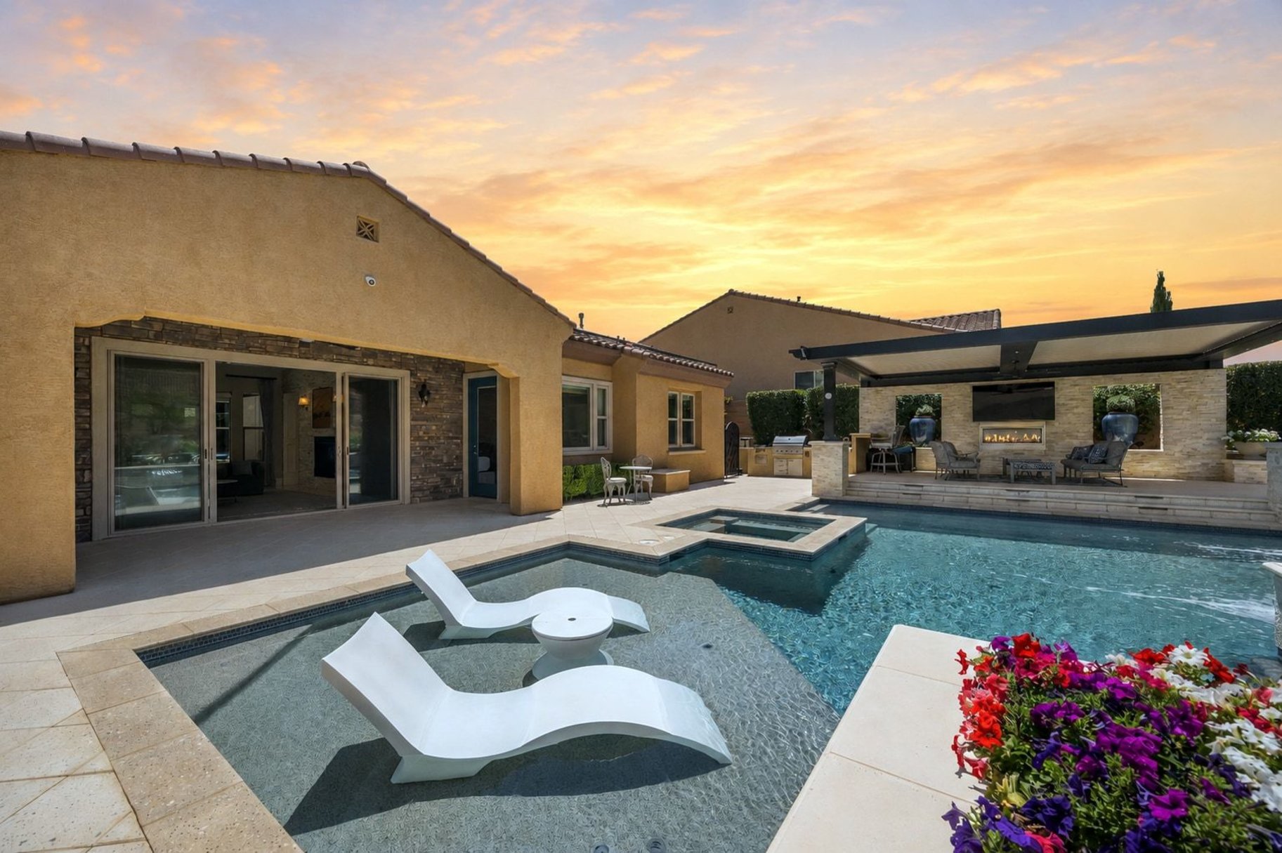  DESIGNER DREAM OASIS IN GATED LAKE LAS VEGAS, FURNISHED TURN-KEY - 物件實景
