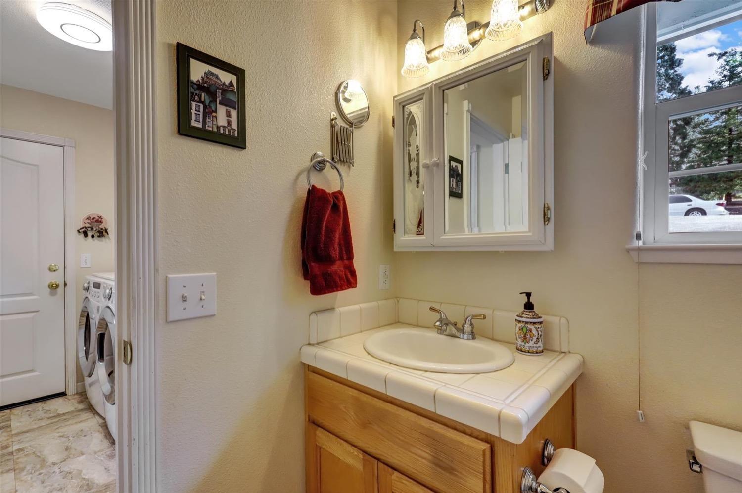 Grass Valley, California, 95949, United States, 3 Bedrooms Bedrooms, ,3 BathroomsBathrooms,Residential,For Sale,1840908