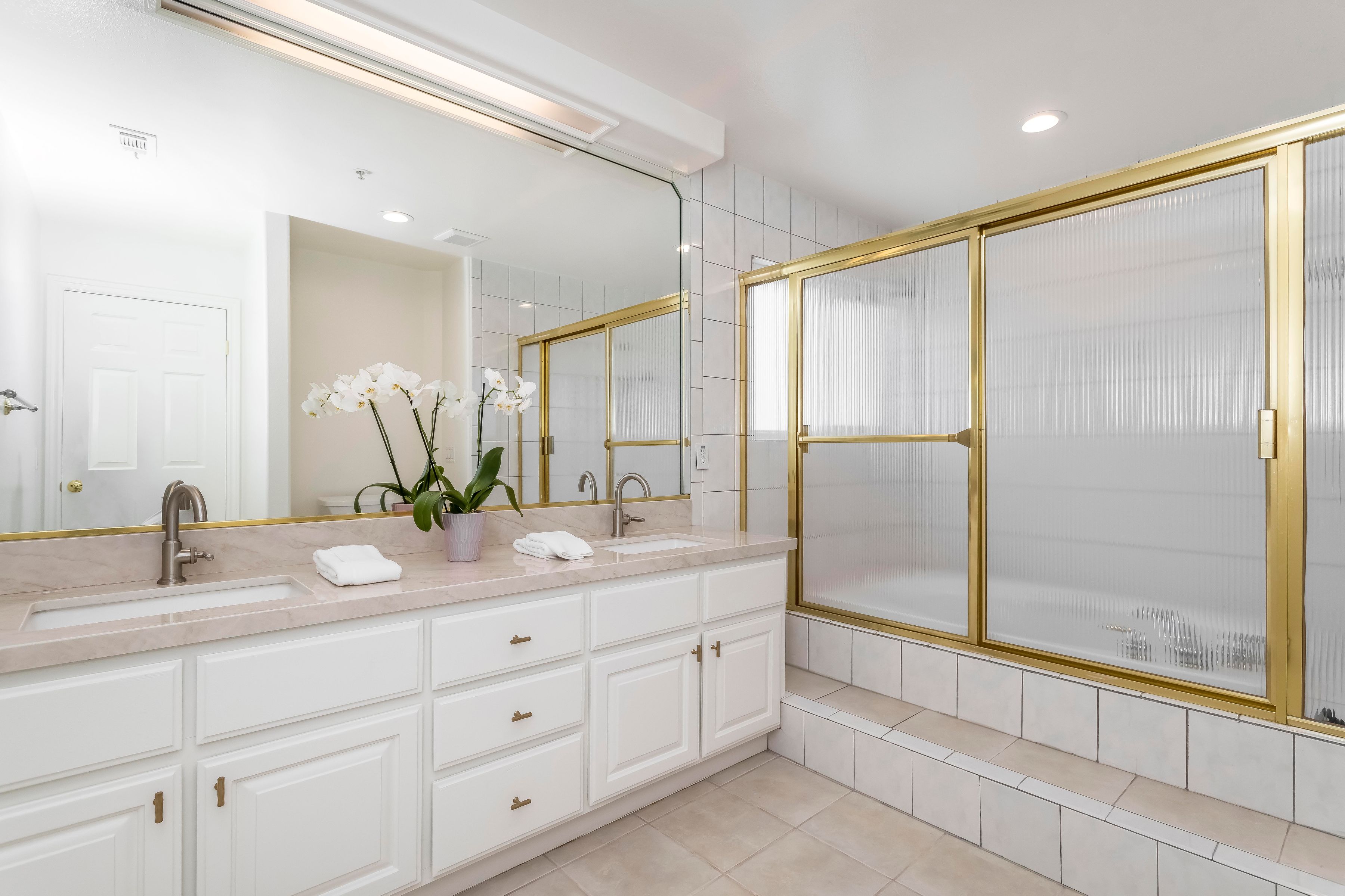  Elegantly Updated and Move-In Ready - 物件實景