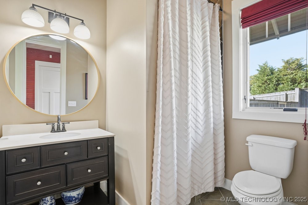 Jenks, Oklahoma, 74037, United States, 5 Bedrooms Bedrooms, ,6 BathroomsBathrooms,Residential,For Sale,1989076