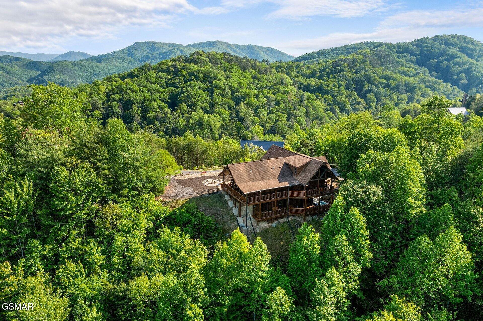 Sevierville, Tennessee, 37876, United States, 3 Bedrooms Bedrooms, ,5 BathroomsBathrooms,Residential,For Sale,1976203