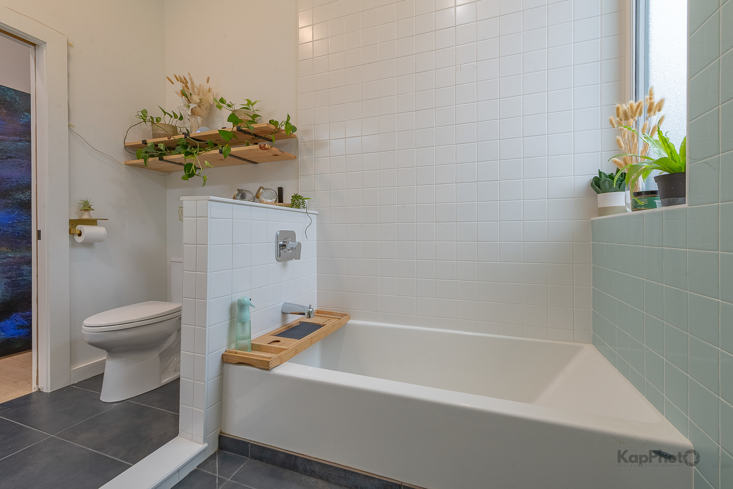 Chicago, Illinois, 60612, United States, 4 Bedrooms Bedrooms, ,2 BathroomsBathrooms,Residential,For Sale,2001232