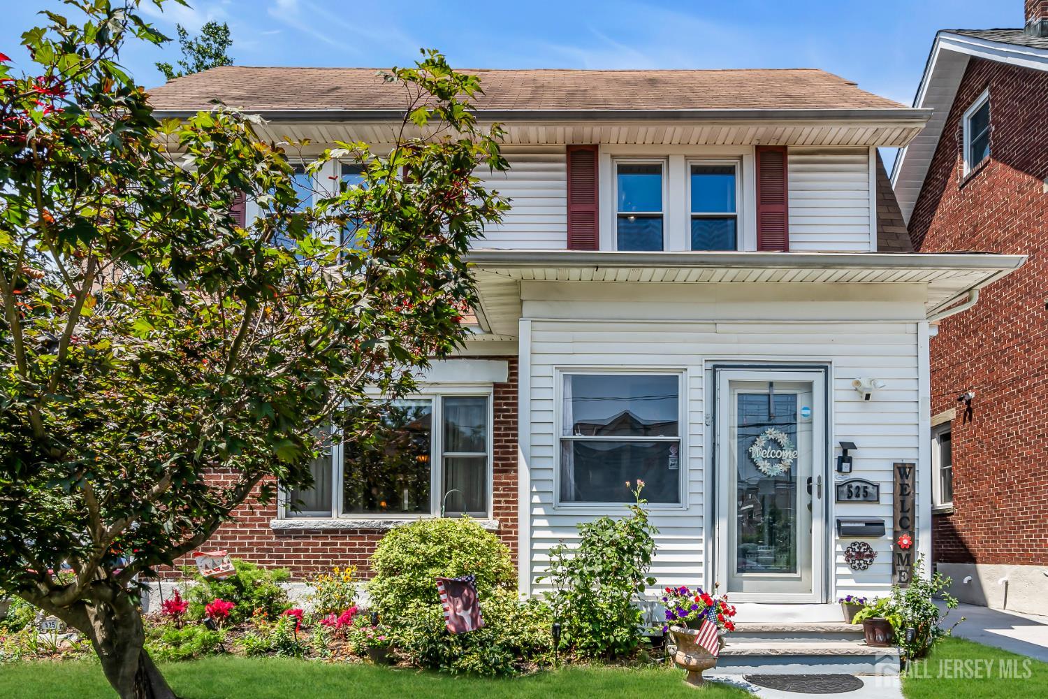 Woodbridge Proper, New Jersey, 07095, United States, 5 Bedrooms Bedrooms, ,2 BathroomsBathrooms,Residential,For Sale,1906051
