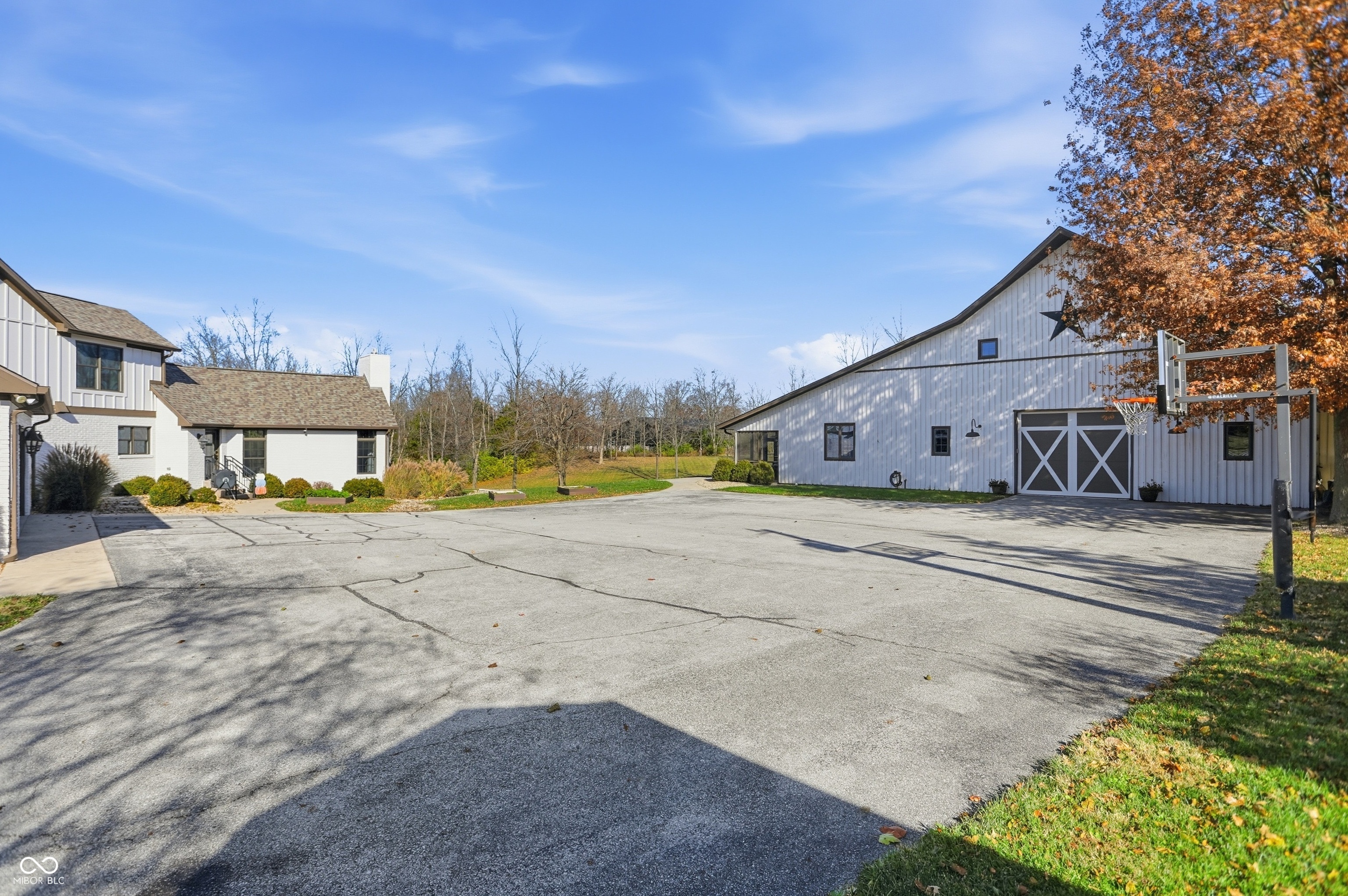 Bargersville, Indiana, 46106, United States, 5 Bedrooms Bedrooms, ,6 BathroomsBathrooms,Residential,For Sale,1992401