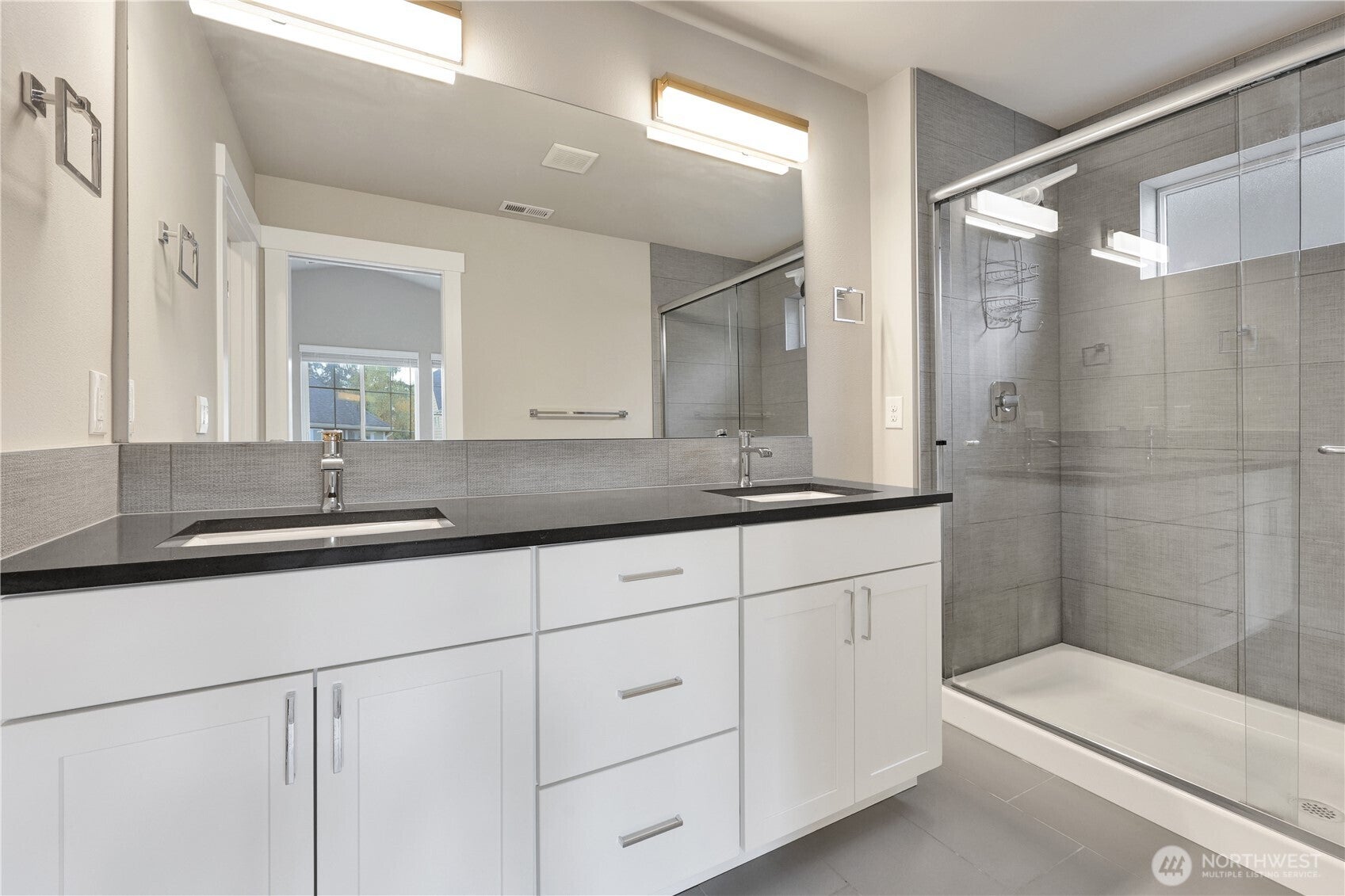 Lynnwood, Washington, 98087, United States, 4 Bedrooms Bedrooms, ,2 BathroomsBathrooms,Residential,For Sale,1990492