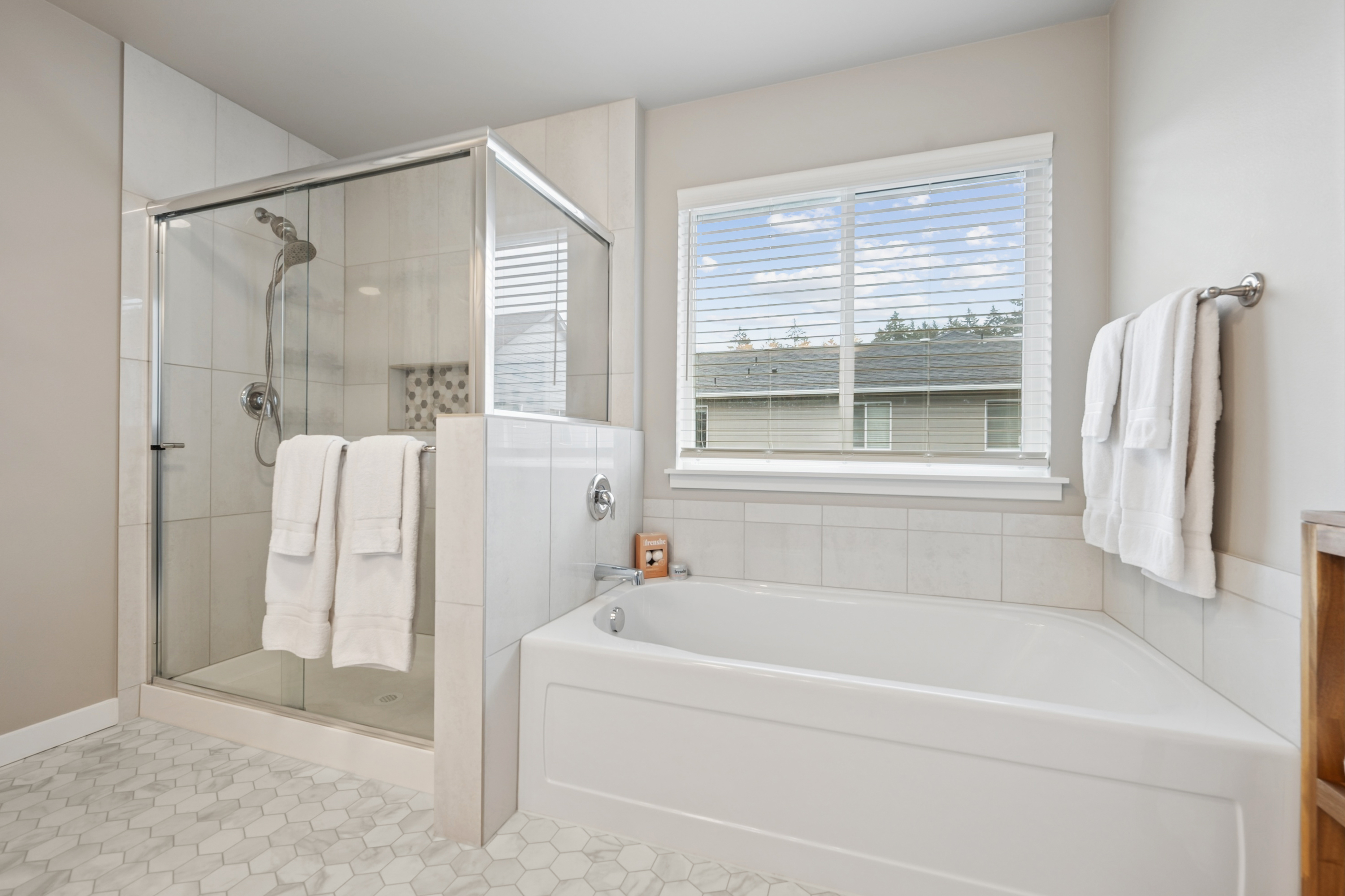  16205 8th Ave E, Spanaway, WA 98387 - 物件實景