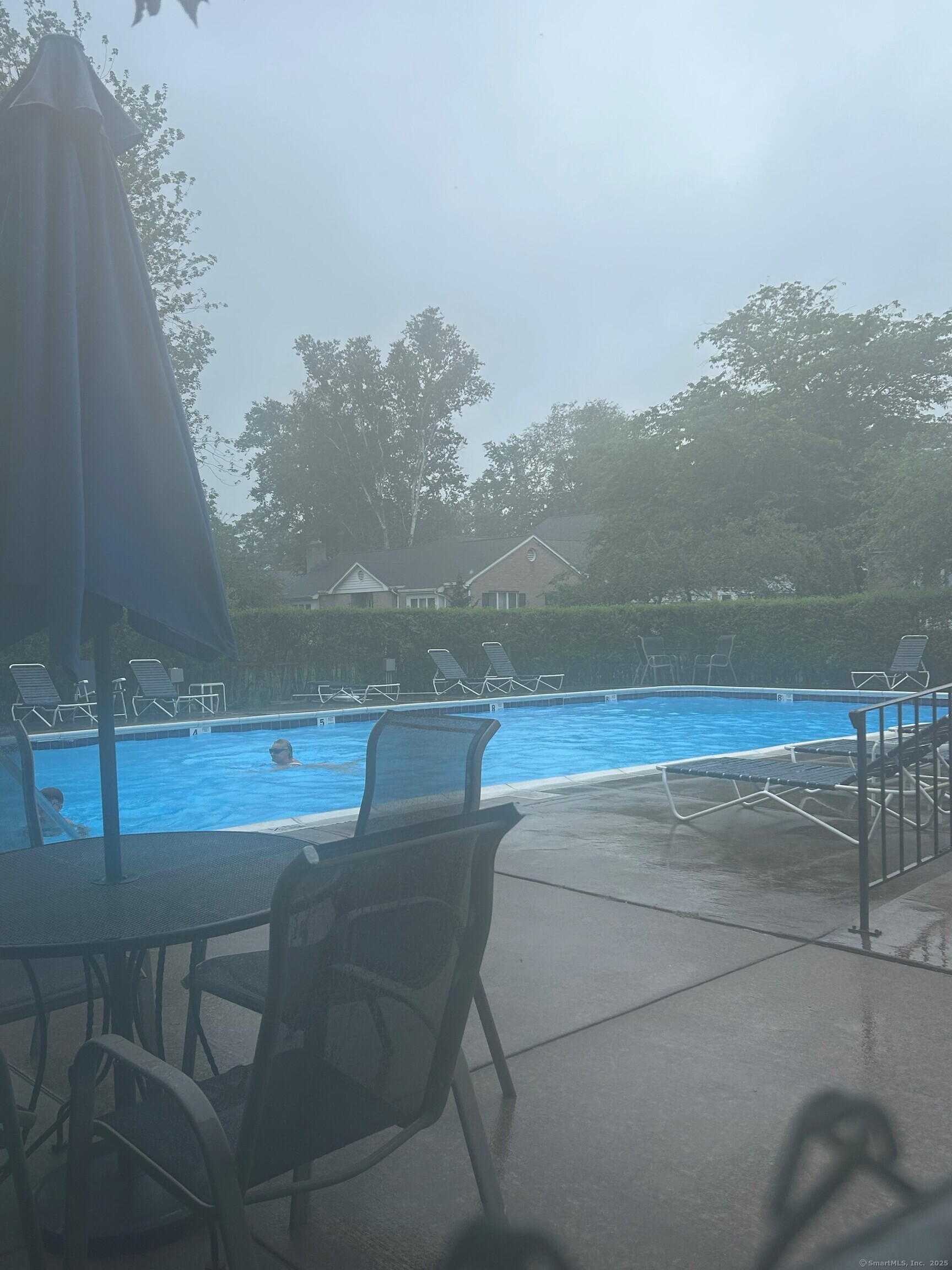 Stratford, Connecticut, 06614, United States, 2 Bedrooms Bedrooms, ,3 BathroomsBathrooms,Residential,For Sale,1885331