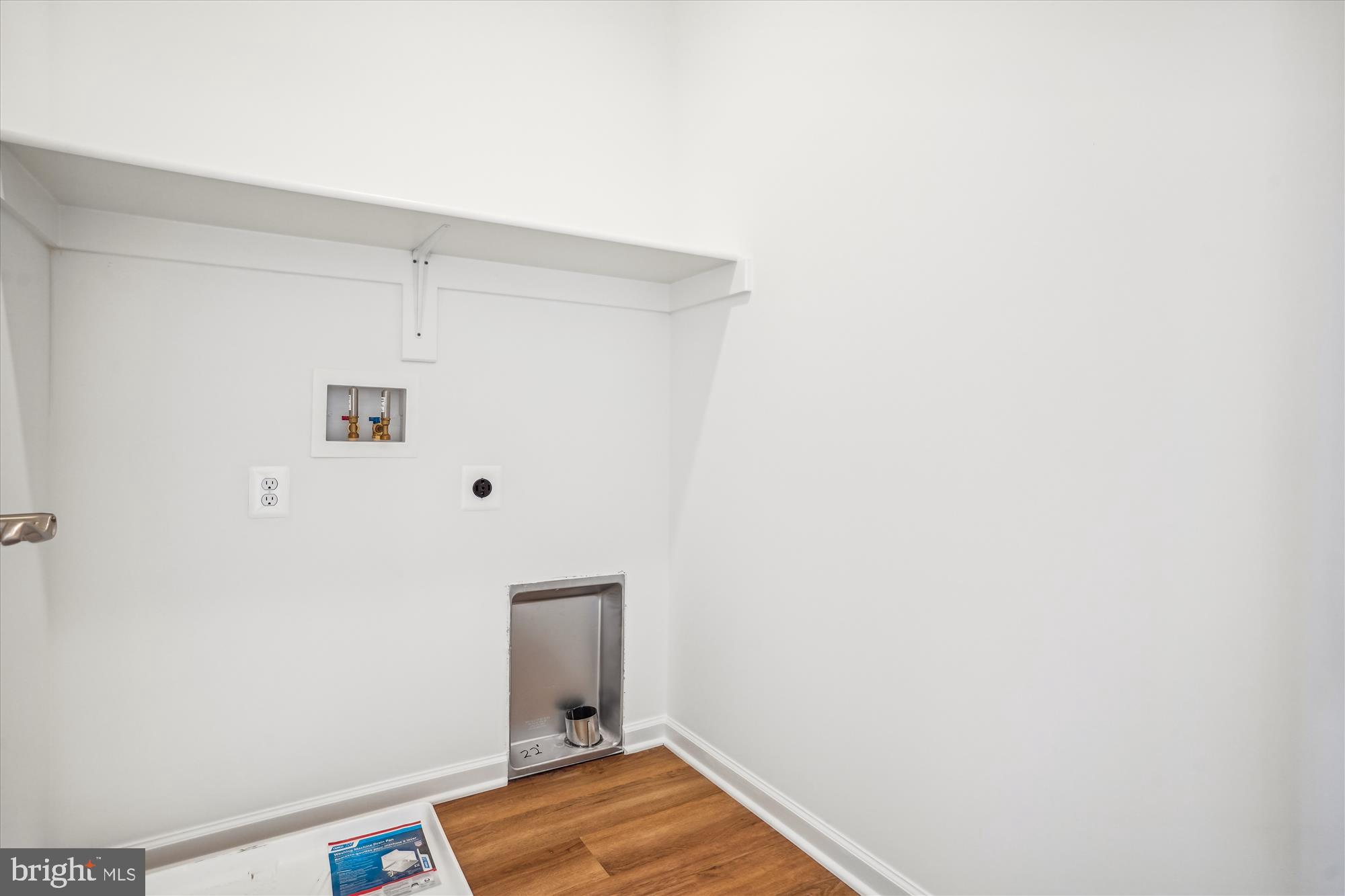 Culpeper, Virginia, 22701, United States, 3 Bedrooms Bedrooms, ,2 BathroomsBathrooms,Residential,For Sale,1980884