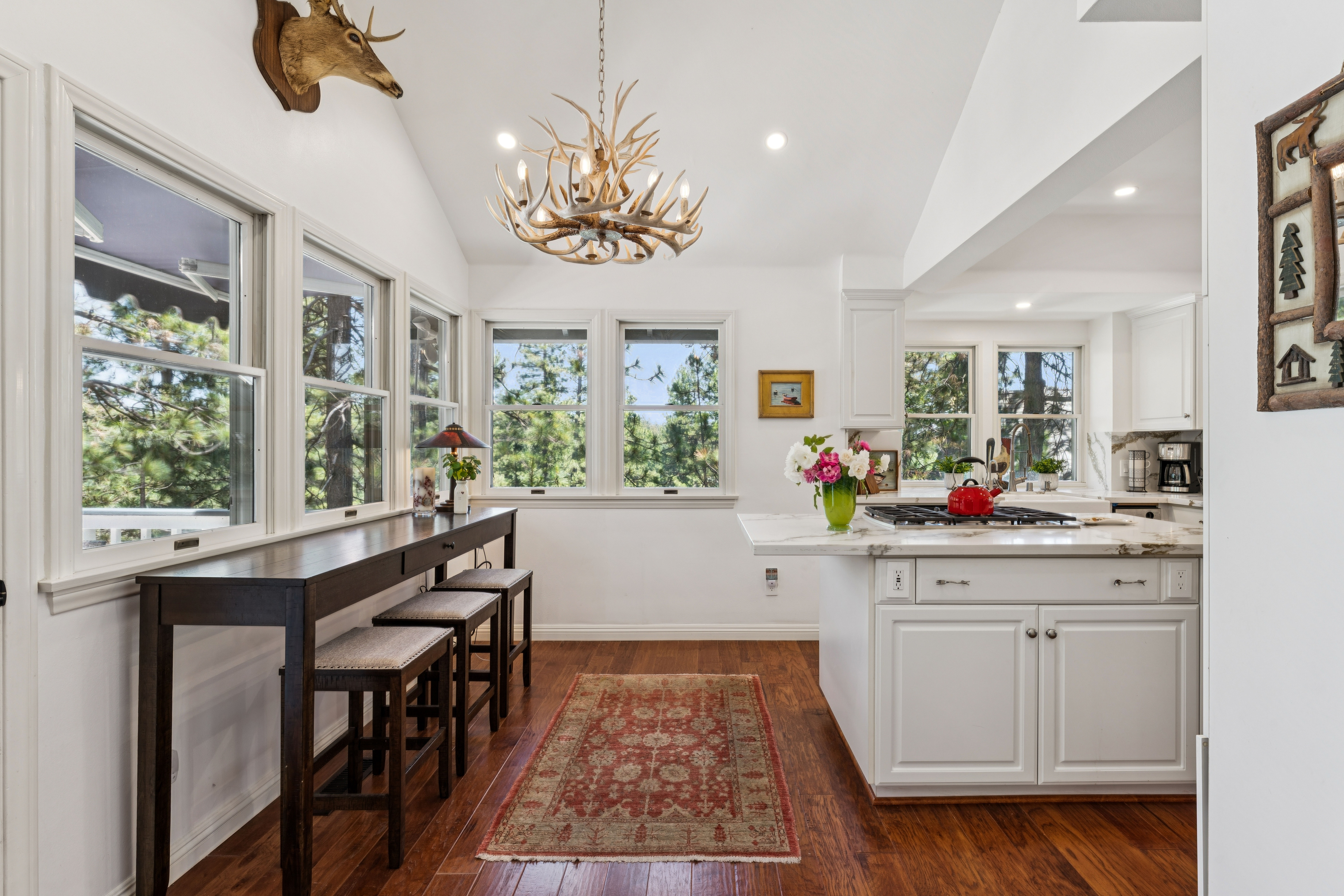  304 Lake Knoll Drive, Lake Arrowhead, CA 92352 - 物件實景