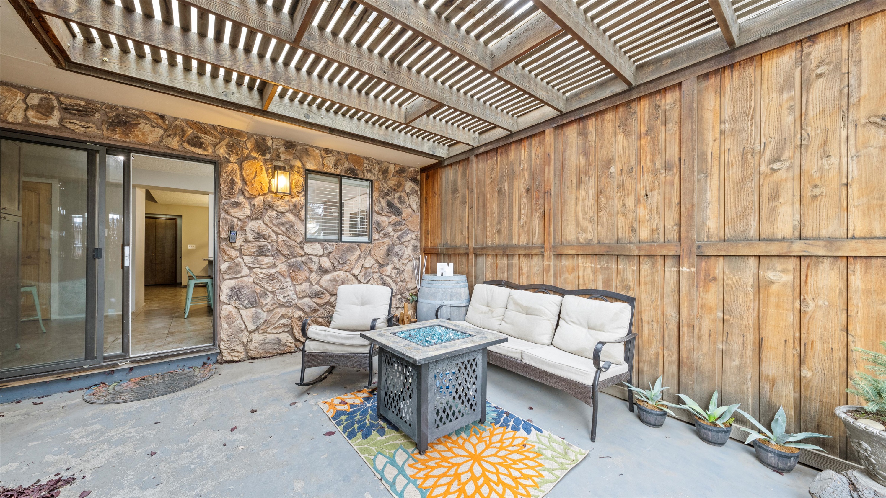  Updated and move in ready - 物件實景