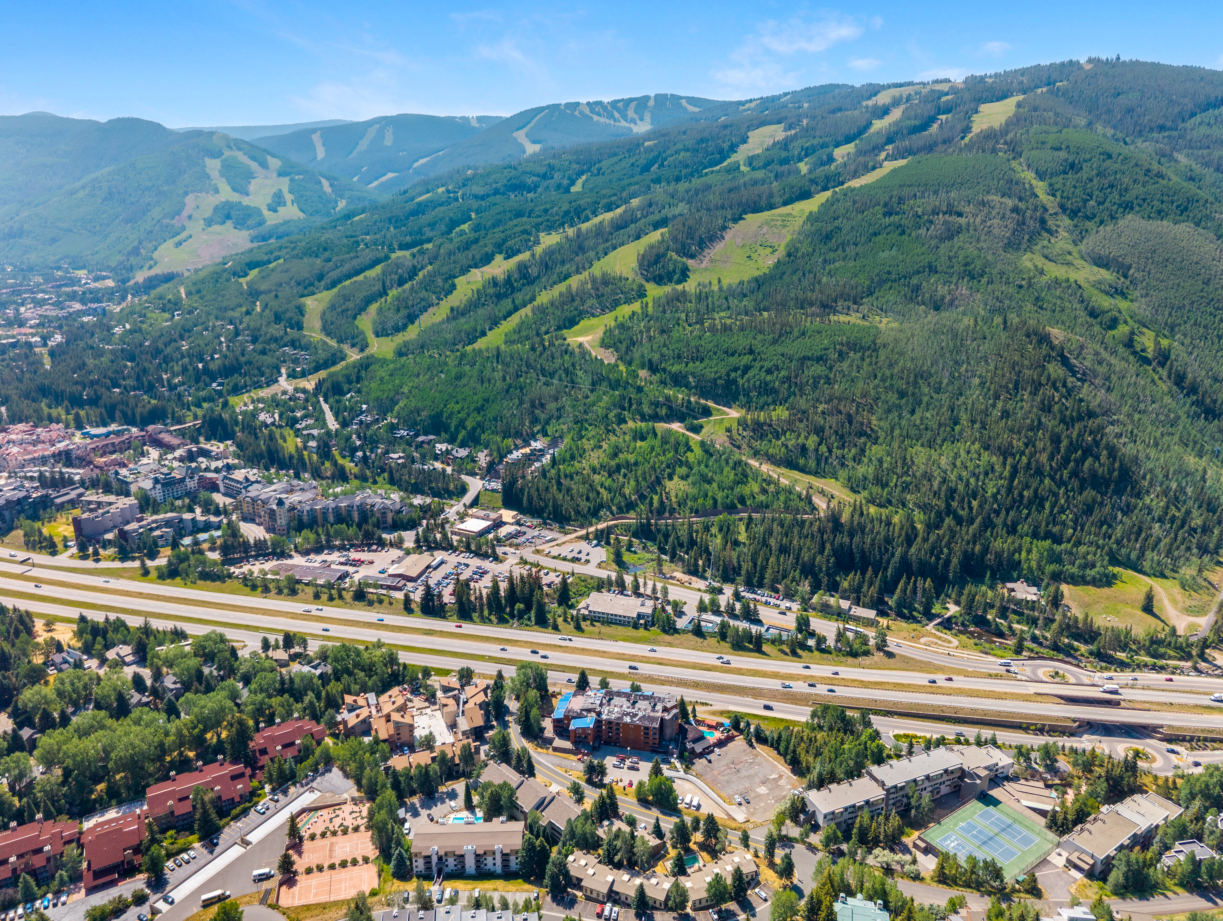  South-Facing Views of Vail Mountain and The Gore Range - 物件實景