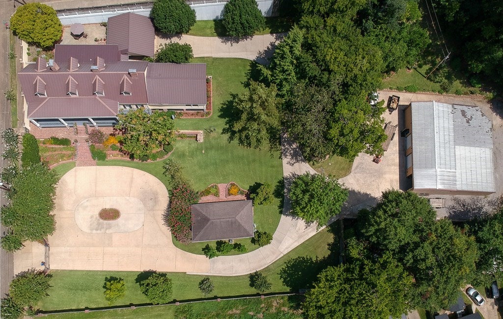 Vicksburg, Mississippi, 39180, United States, 4 Bedrooms Bedrooms, ,4 BathroomsBathrooms,Residential,For Sale,1778903