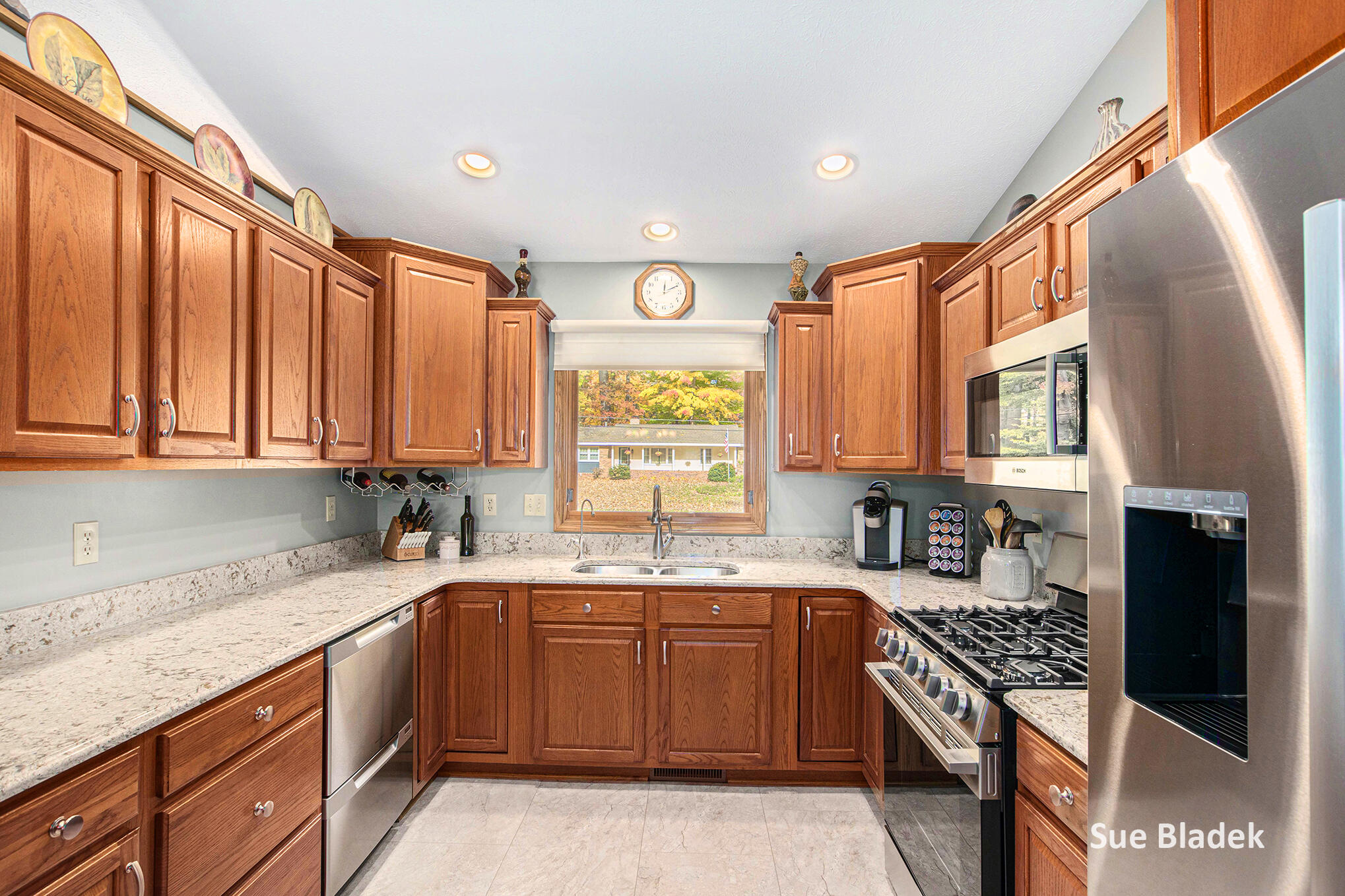 Holland, Michigan, 49424, United States, 3 Bedrooms Bedrooms, ,3 BathroomsBathrooms,Residential,For Sale,1989003