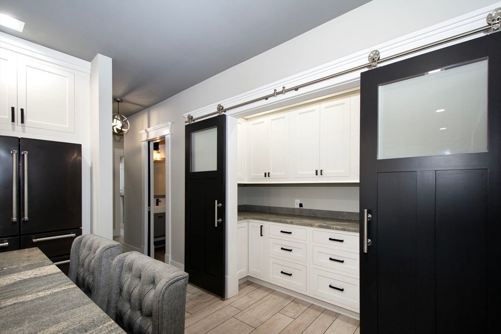 Carver, Massachusetts, 02330, United States, 5 Bedrooms Bedrooms, ,6 BathroomsBathrooms,Residential,For Sale,2005561