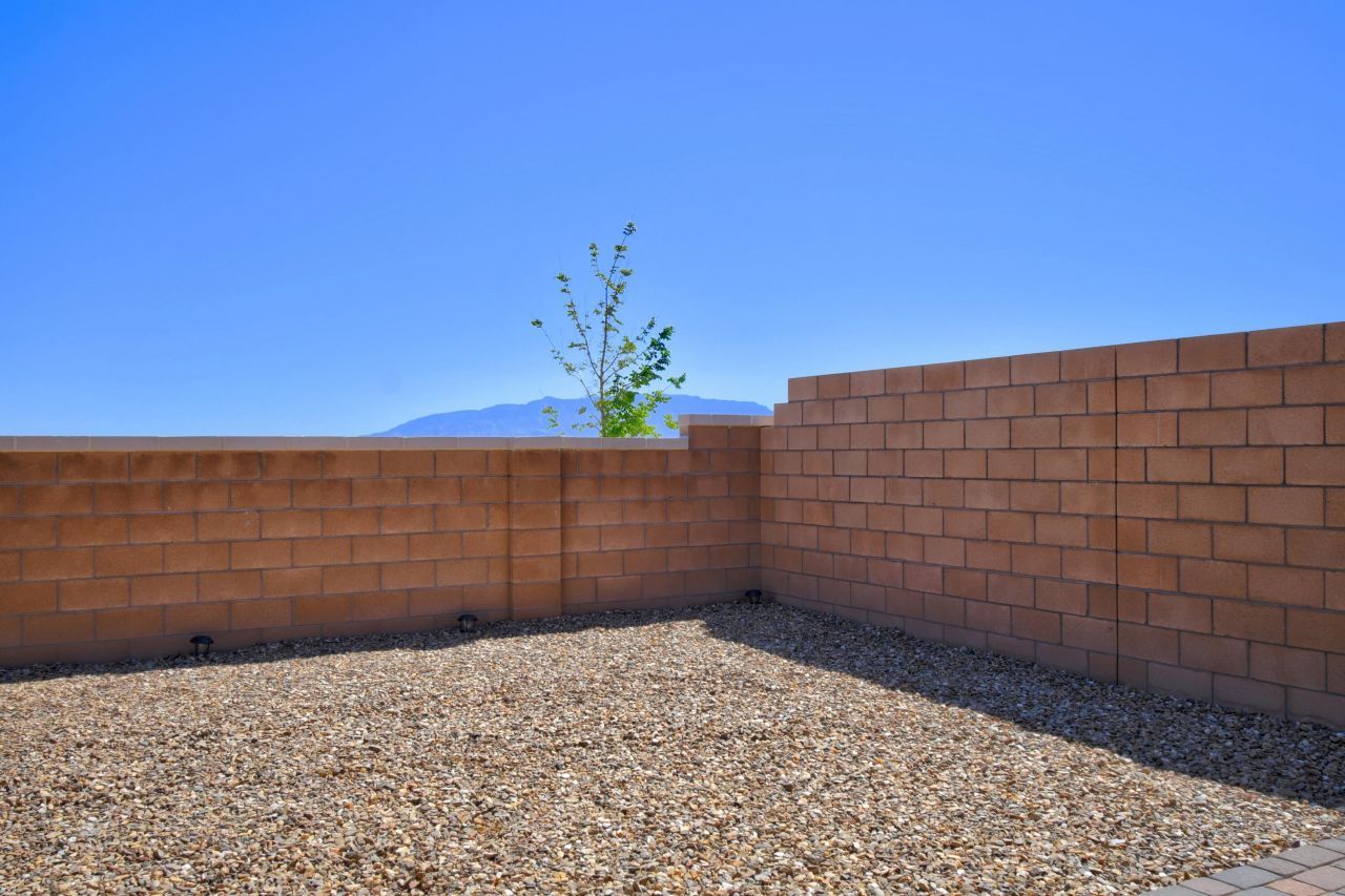 Albuquerque, New Mexico, 87114, United States, 4 Bedrooms Bedrooms, ,3 BathroomsBathrooms,Residential,For Sale,1817446