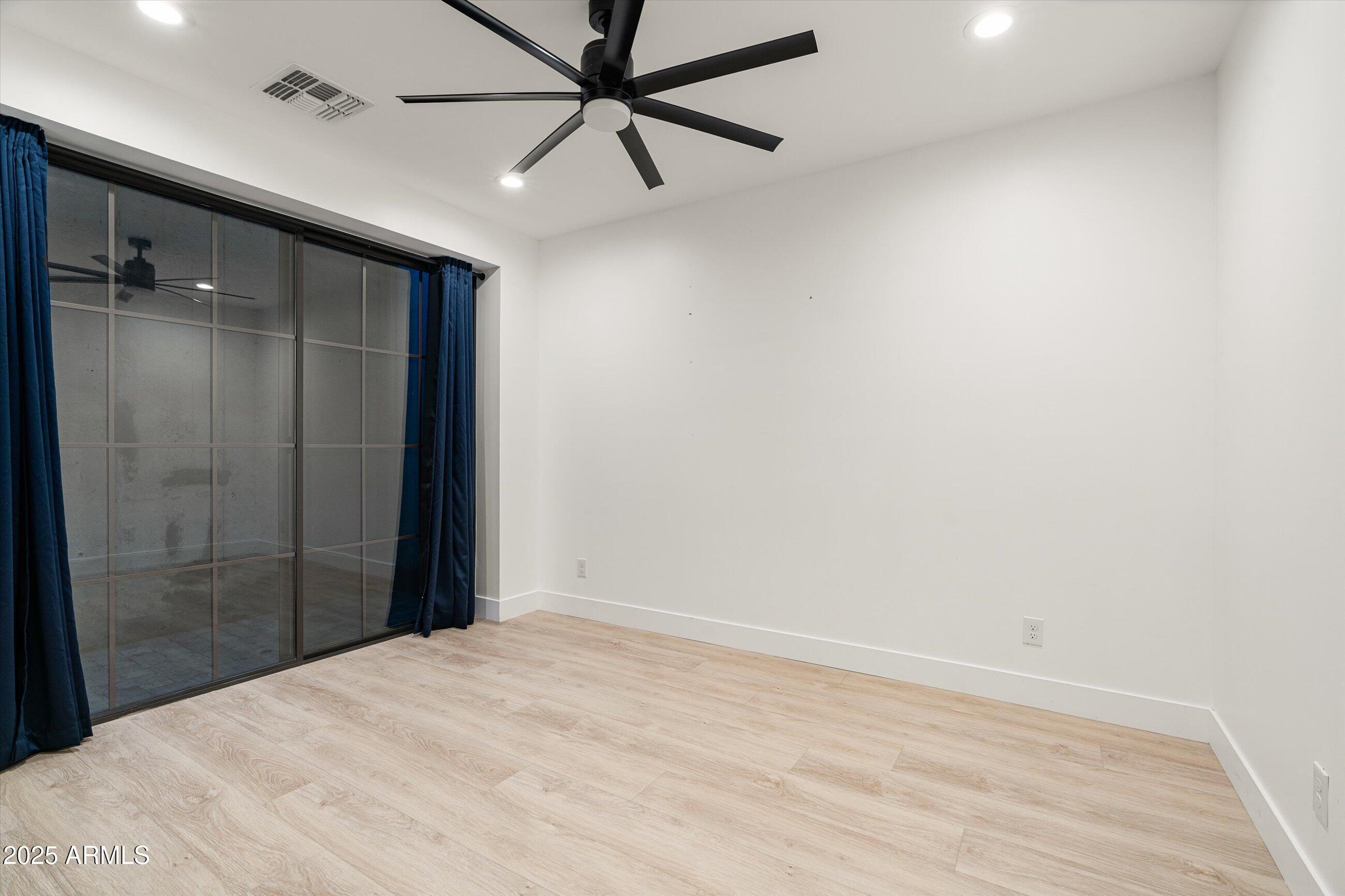 Phoenix, Arizona, 85018, United States, 4 Bedrooms Bedrooms, ,4 BathroomsBathrooms,Residential,For Sale,1993183