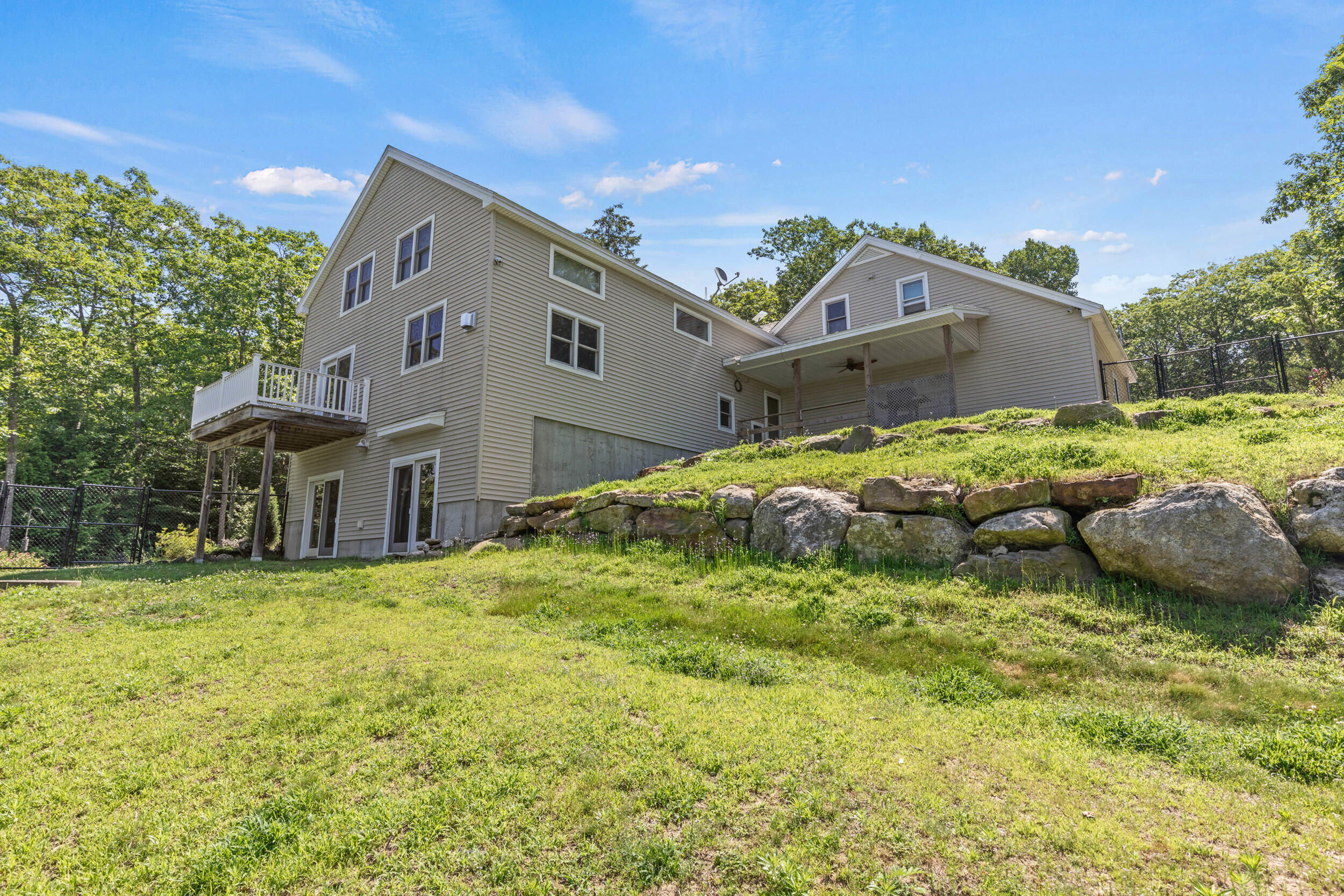 Windham, Maine, 04062, United States, 3 Bedrooms Bedrooms, ,4 BathroomsBathrooms,Residential,For Sale,1937682